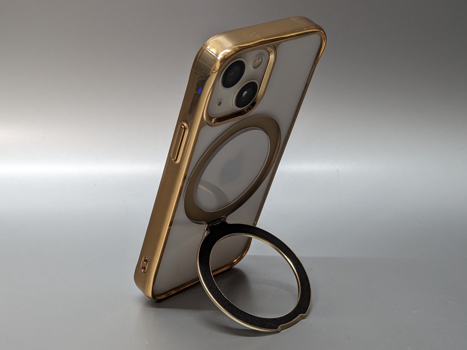 立てた状態。iPhone 13 mini用のケースとしては珍しいギミックだ