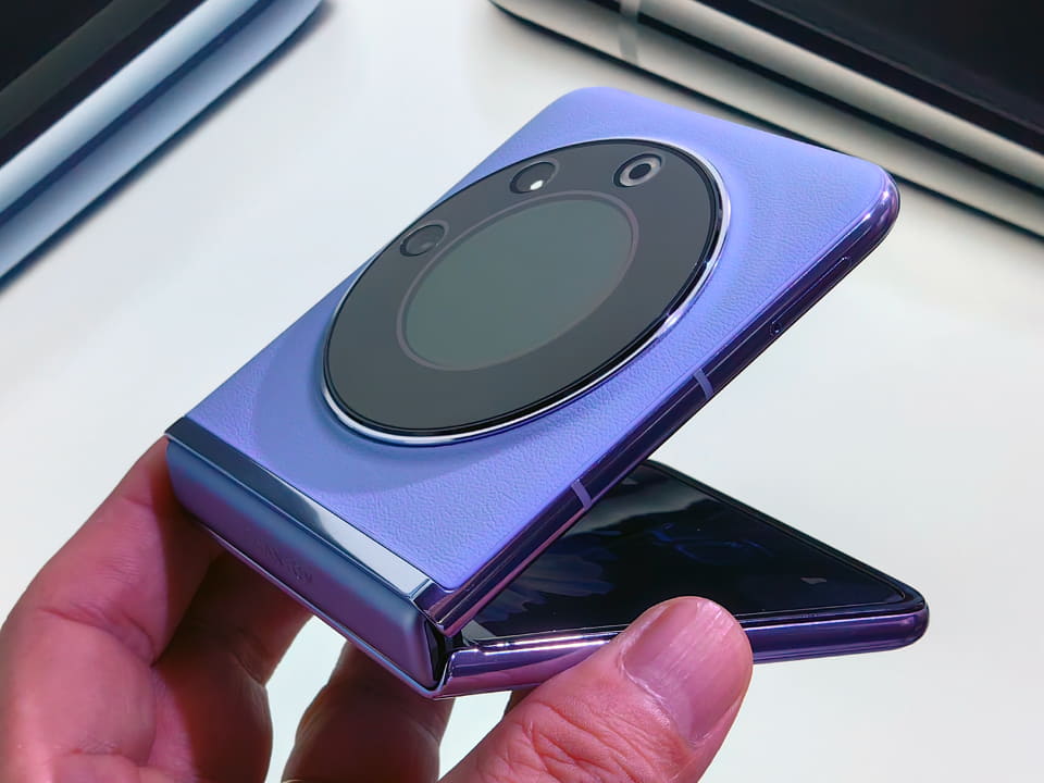 スマートフォン本体 Phantom 中国TECNO、初の折りたたみスマホ「PHANTOM V Fold」を発表