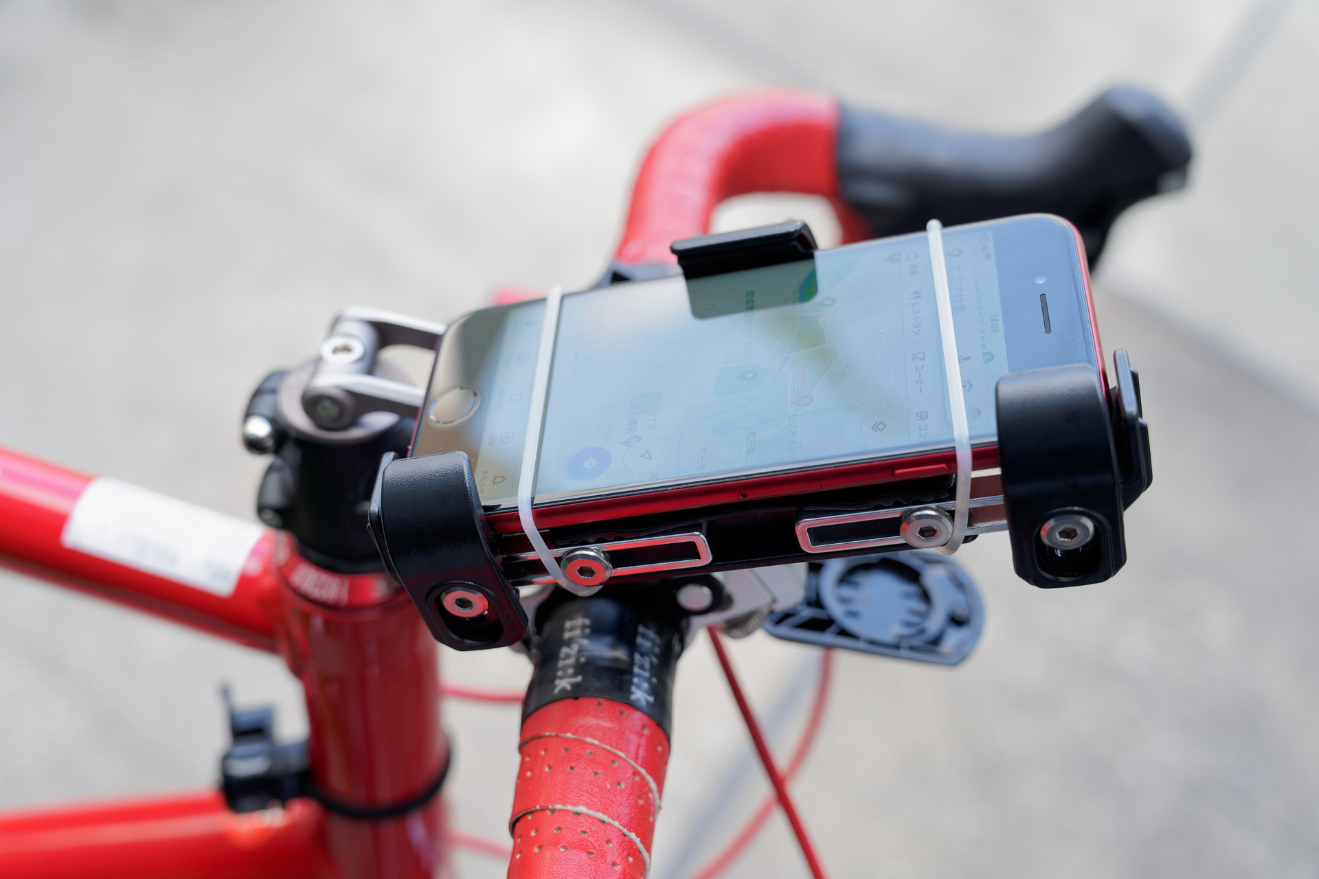 シリコンバンドもあるので安心感をアップさせられる