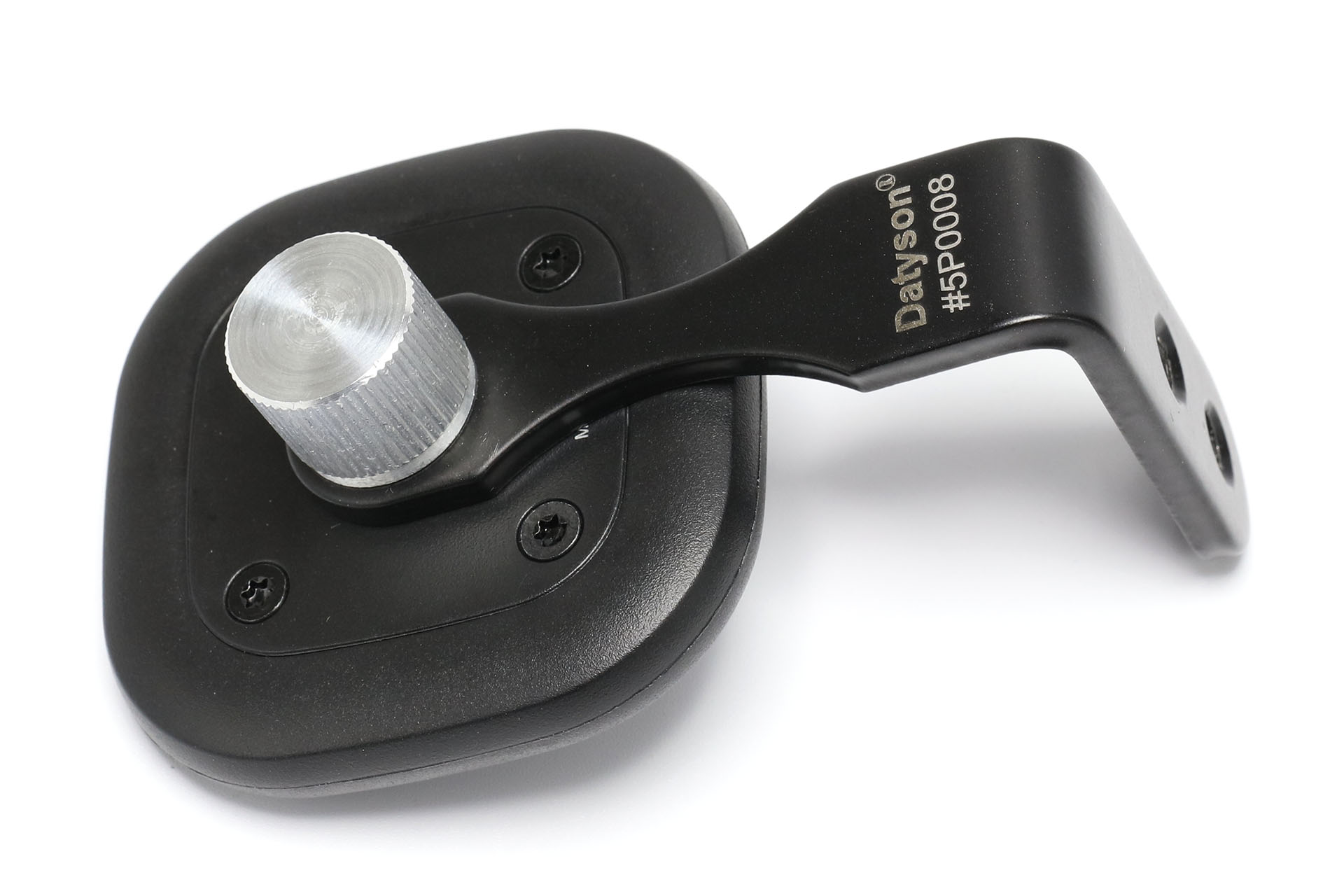 そこにMagSafeマウントを装着。このMagSafe対応マウントは<a href="https://www.amazon.co.jp/dp/B0BXL16PZ3" class="strong bn" target="_blank">VRIG「MG-01」</a>でAmazonで1980円。吸着力はかなり強い。