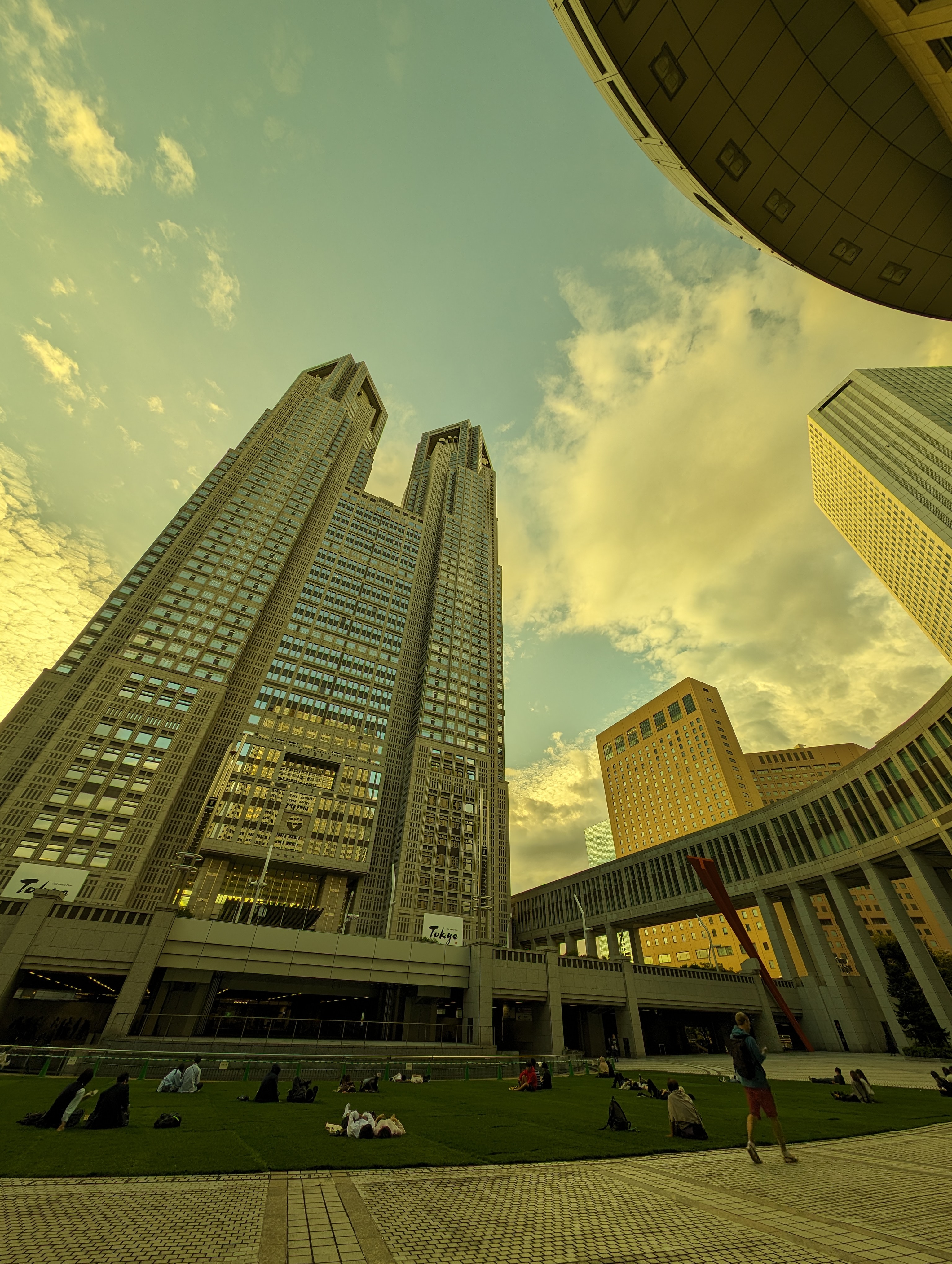 このようにとっさに色温度を設定して自分のイメージどおりを写真を撮影できるのが「Pixel 8 Pro」というわけだ。