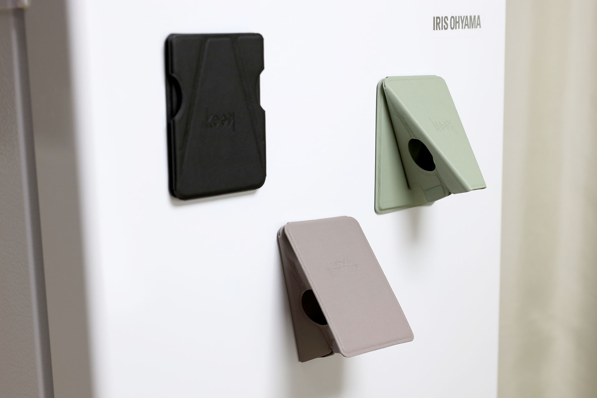 beak magだけをマグネット吸着させて吸着保管しておくことも可能。この場合、beak magのどちらの面でも吸着可能。