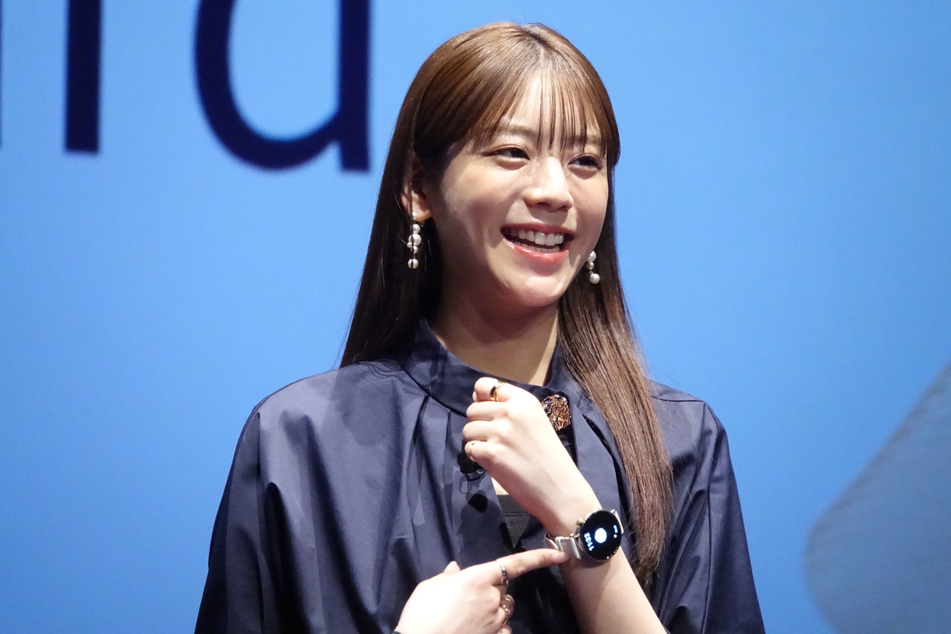 モデル 貴島明日香がHUAWEI WATCH GT4を使用した感想を語る面も