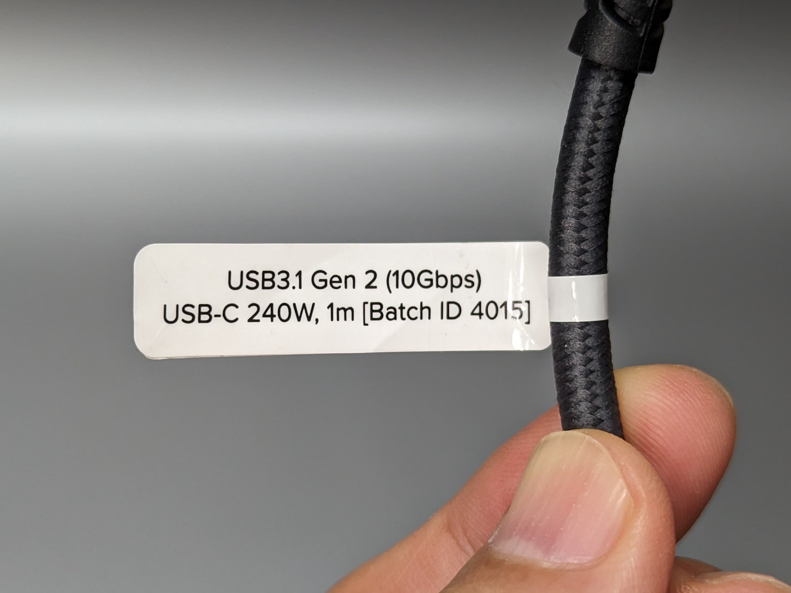 最大240Wに対応。またデータ転送では最大10Gbpsに対応する