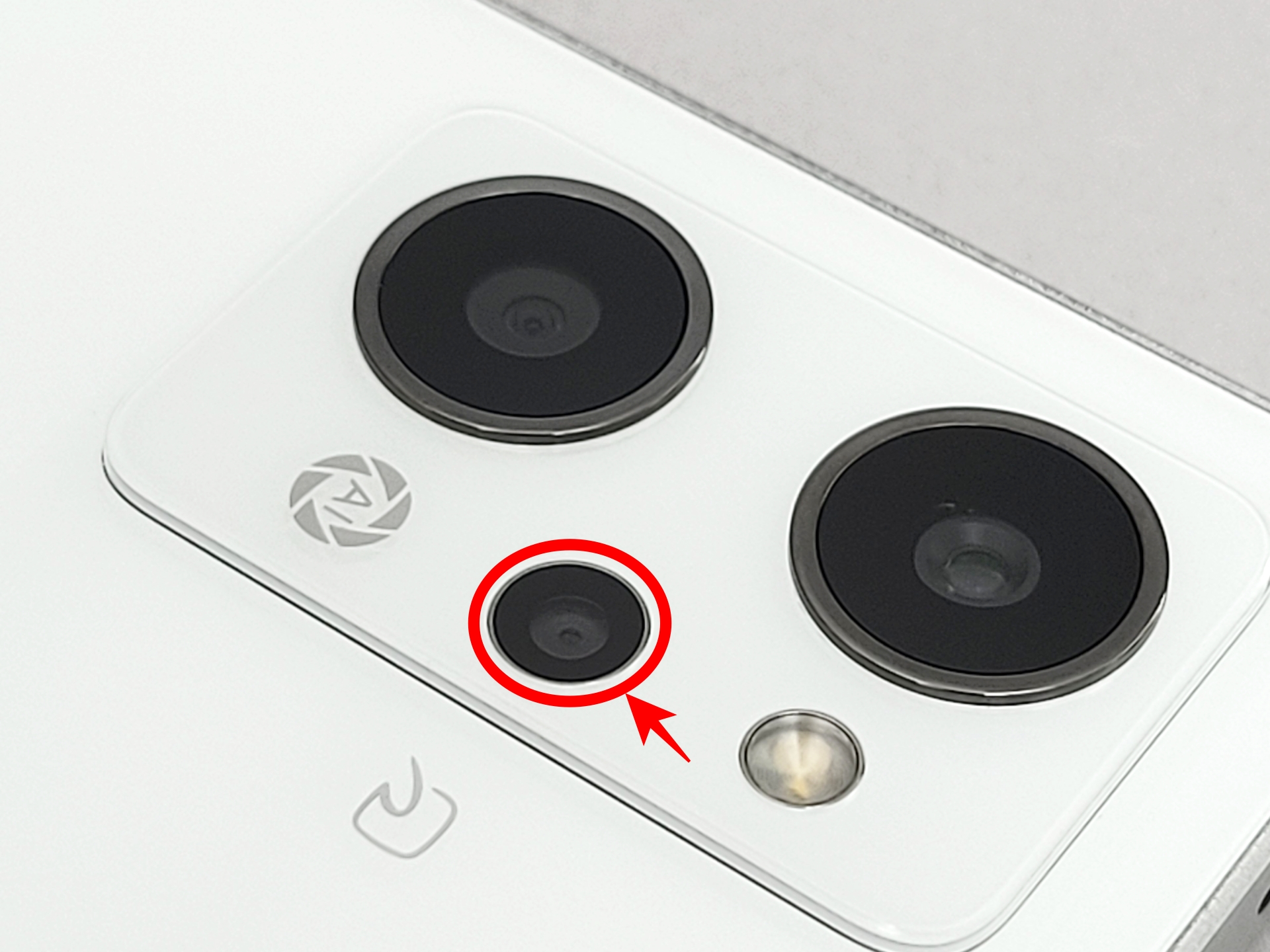 OPPO Reno9 Aのマクロレンズはここ