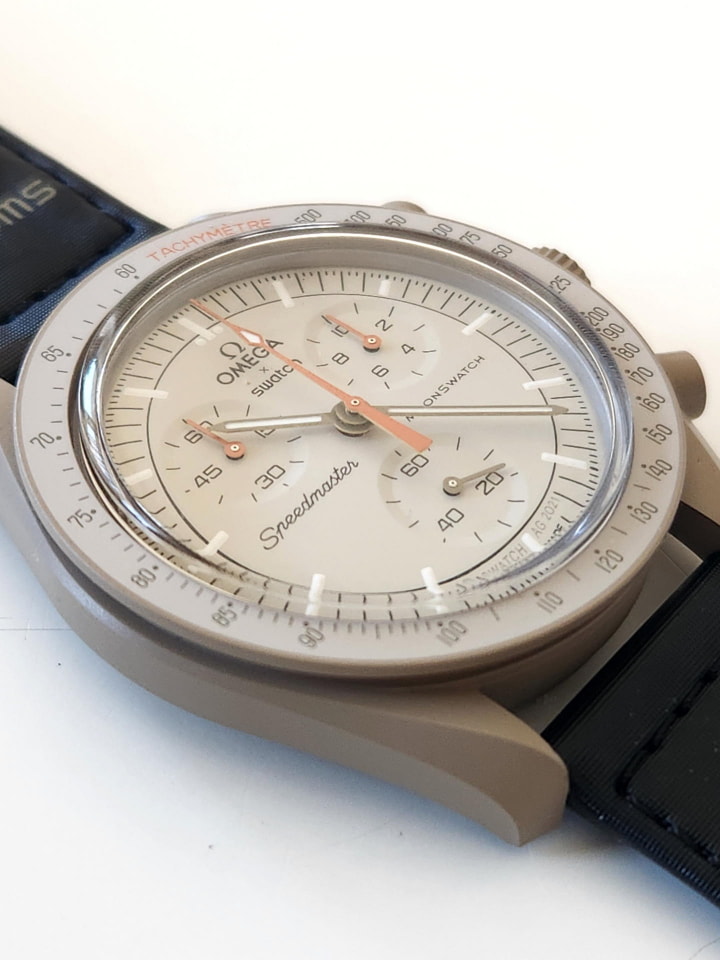亀仙人モデルのスウォッチを買いに入ったお店で“MoonSwatch”も