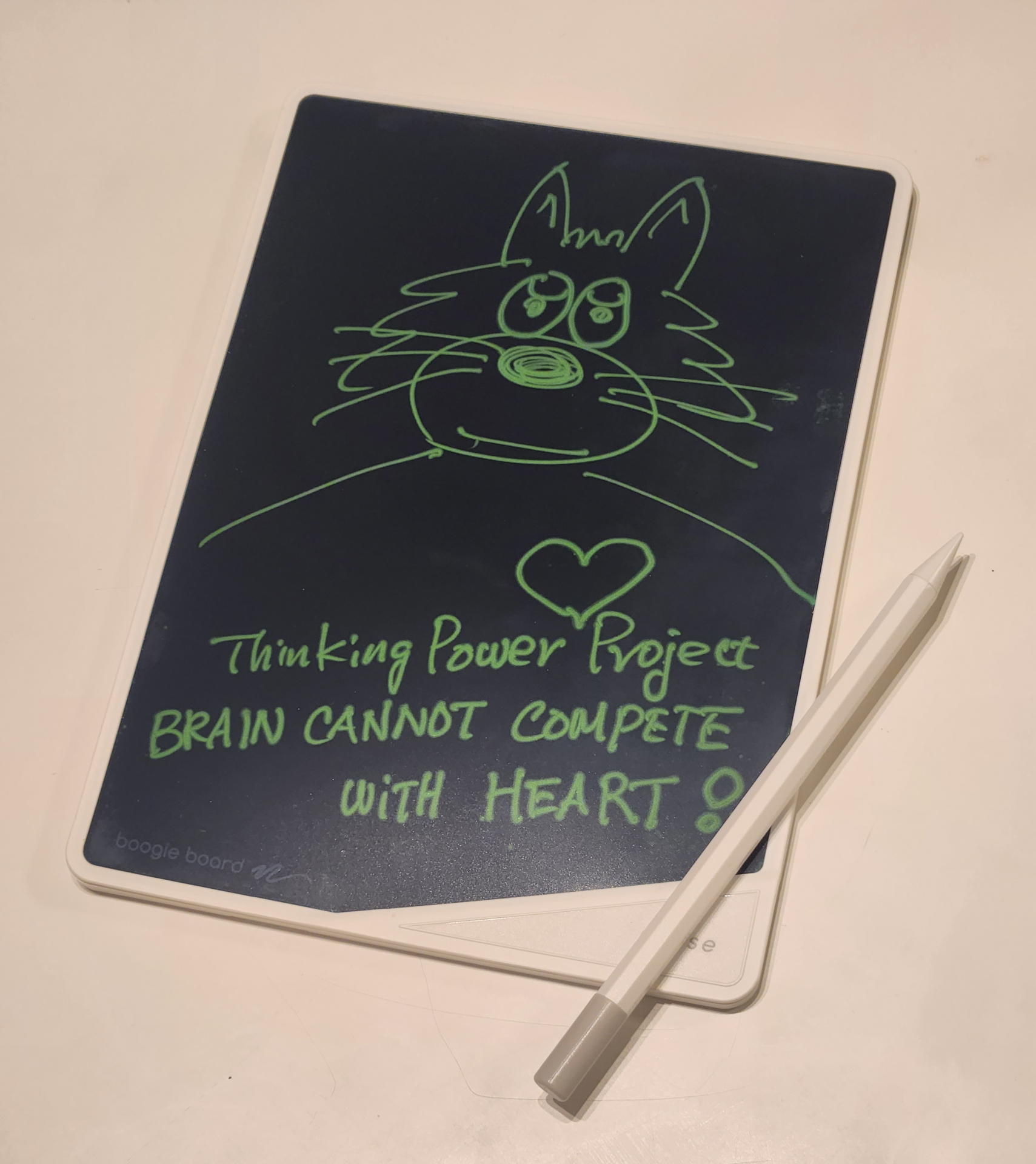 最新のBB-17は右下角のERASEポジションが特徴の8.5インチサイズ