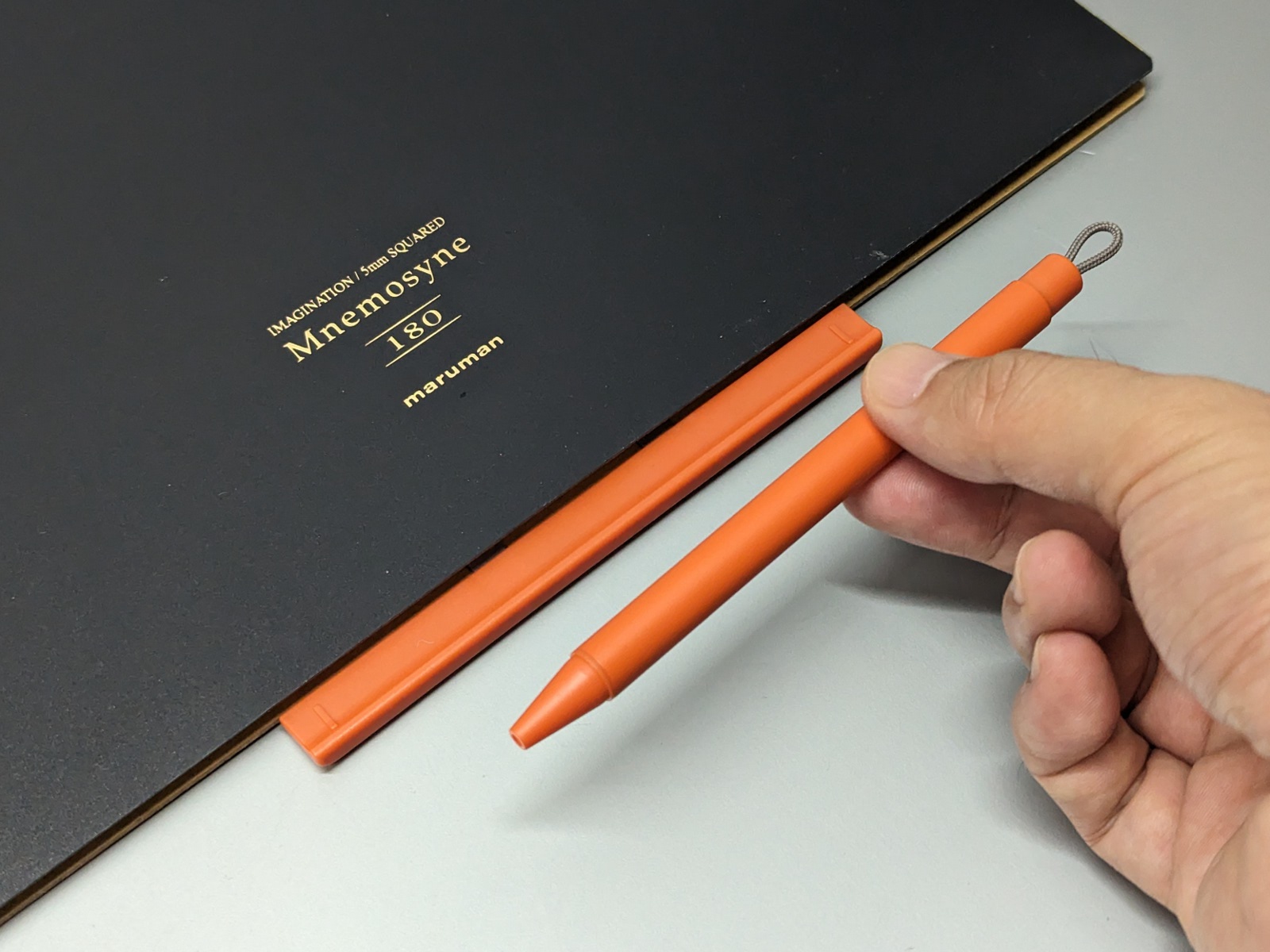 ペンは手軽に着脱できるので、紛失防止に役立つ