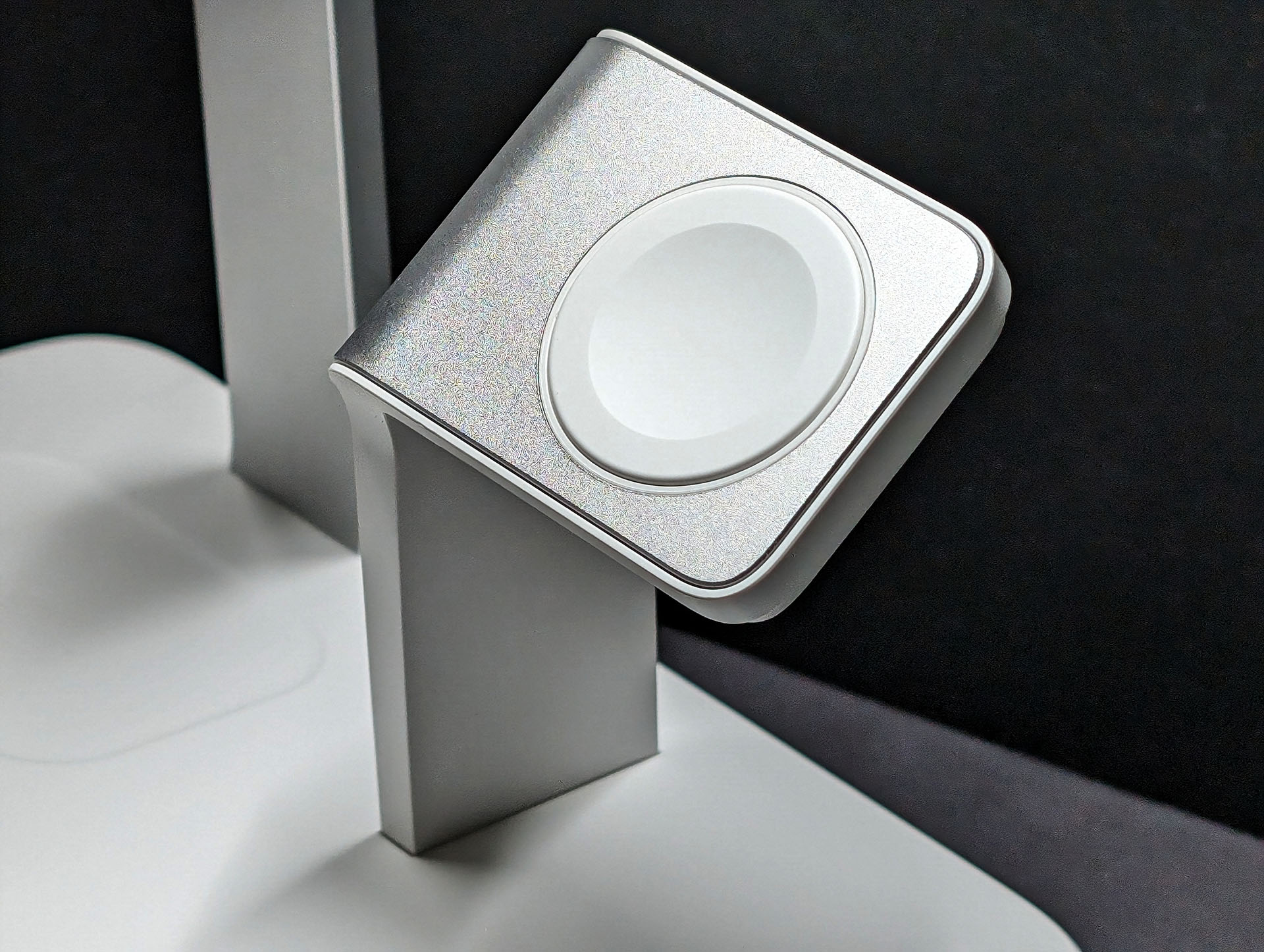 Apple Watch充電器は最大5Wの充電に対応している。