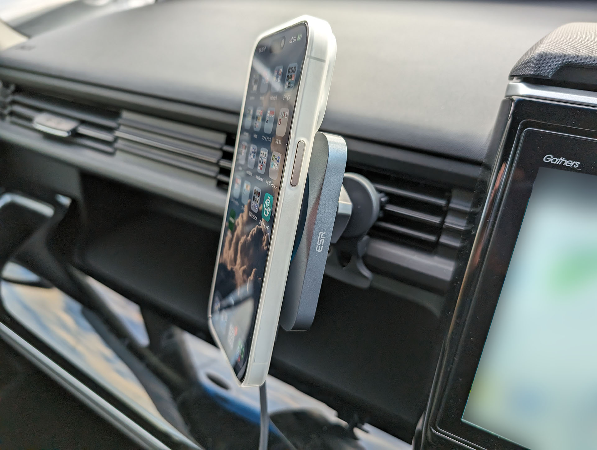 助手席に向けたりもできる。