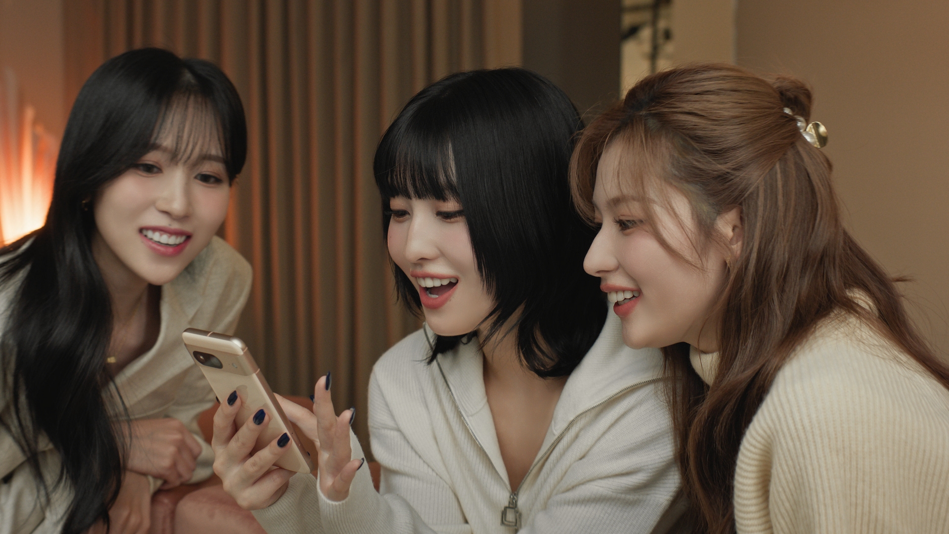 MISAMOの3人が「Google レンズ」の使い方を教えてくれる