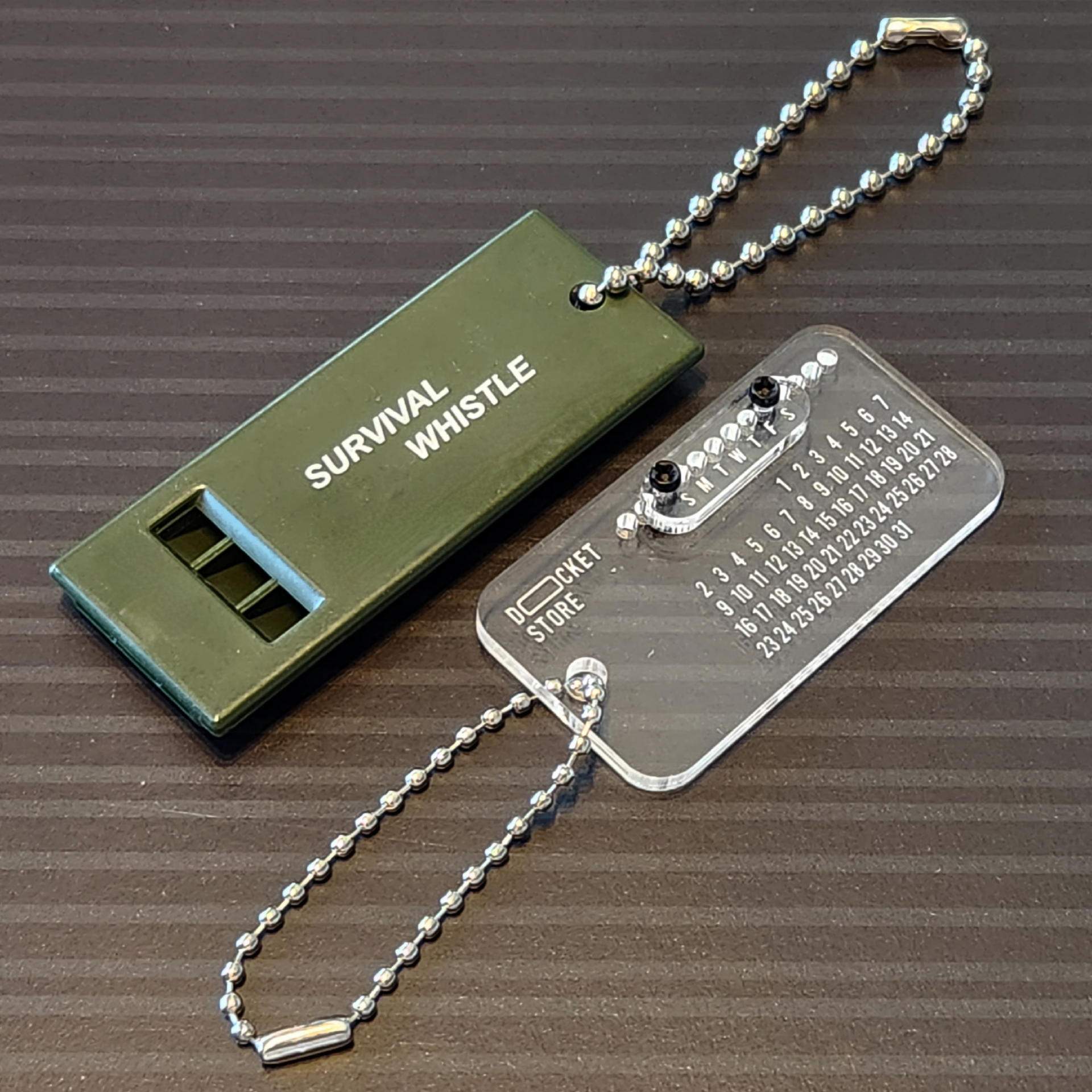 殆どアクリル製の万年カレンダーキーホルダーサイズ