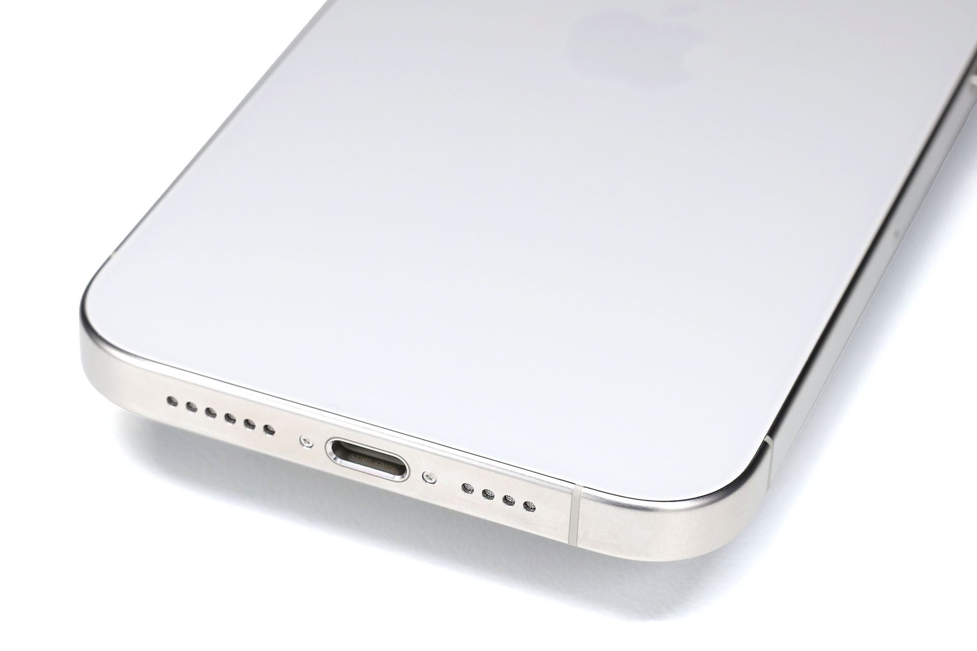 iPhone 15シリーズの充電・通信コネクターはUSB-Cになった。