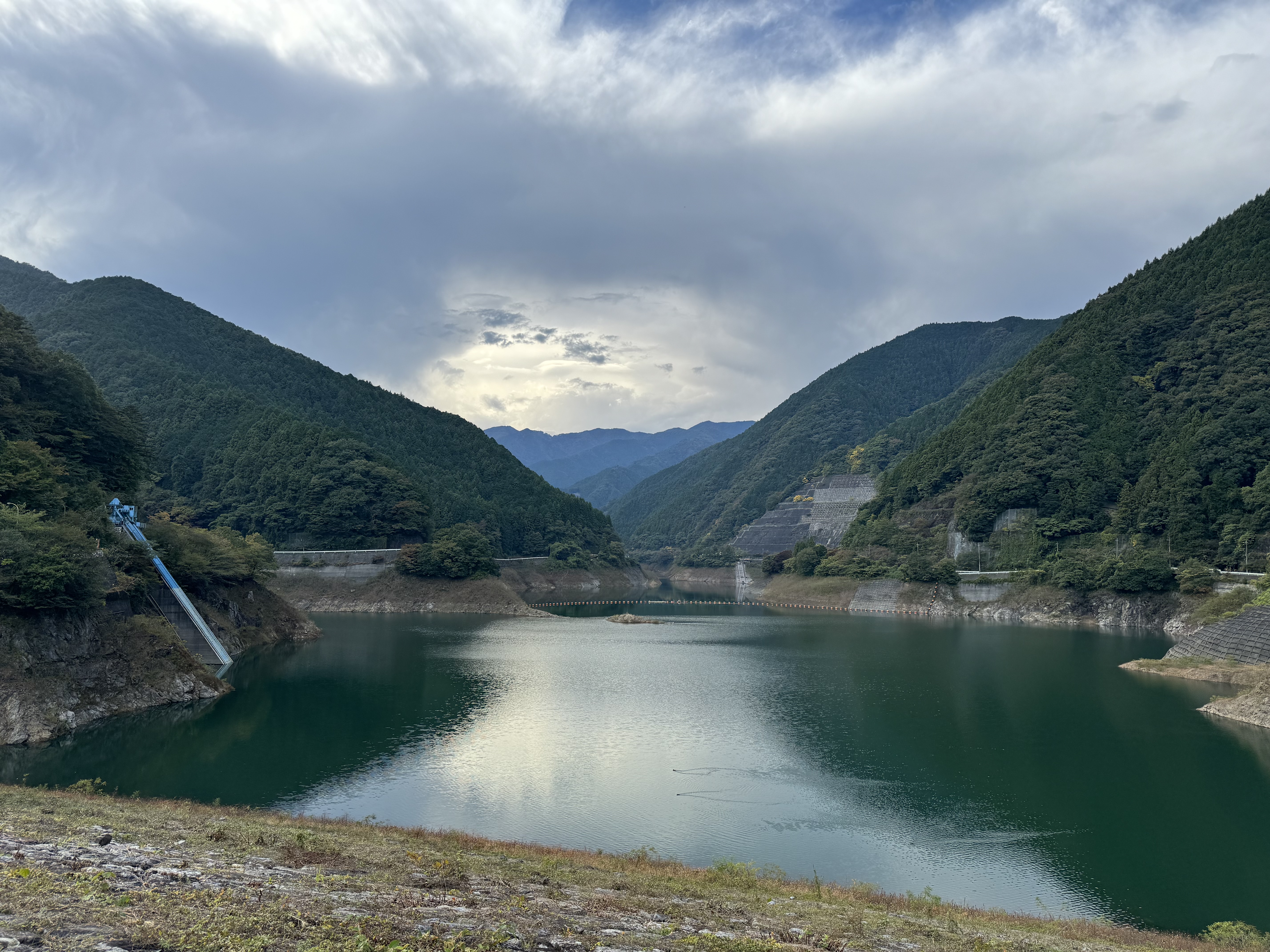 メインカメラ/広角（「1×」/24mm相当）での撮影。メインカメラは4800万画素で、ほかのカメラは1200万画素。なのでメインカメラ「1×」で撮ると解像感を強く感じさせる写真になる。