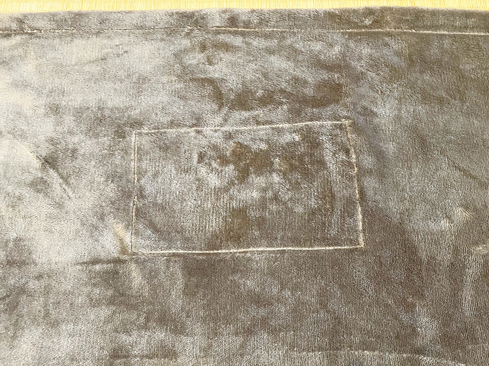 ちょっと分かりにくいですが、ブランケット内側にヒーター部があります。