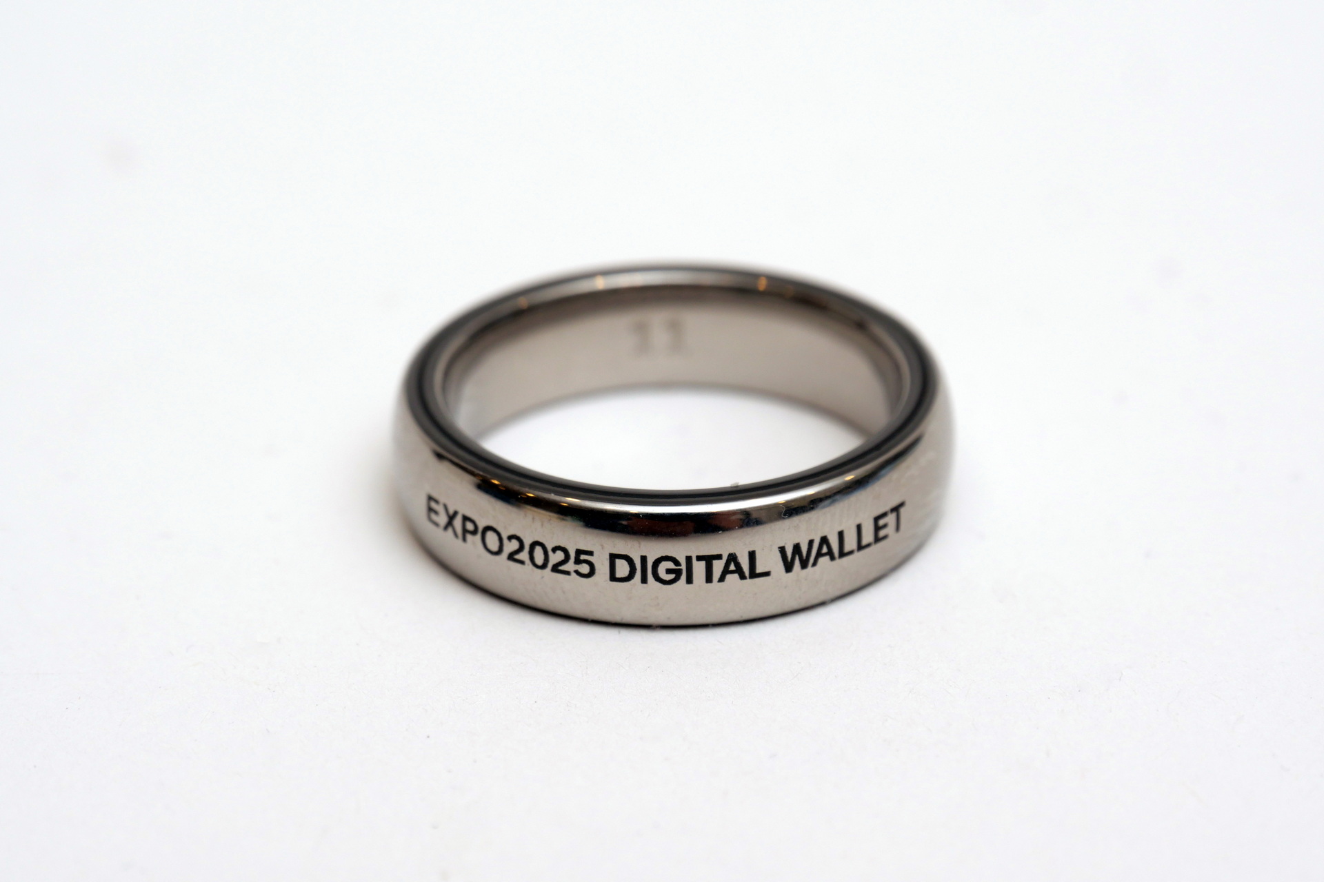 こちらがEVERING万博記念モデルのwelcome ring。外側に「EXPO2025 DIGITAL WALLET」と刻印されているのが現行品との大きな違いだ