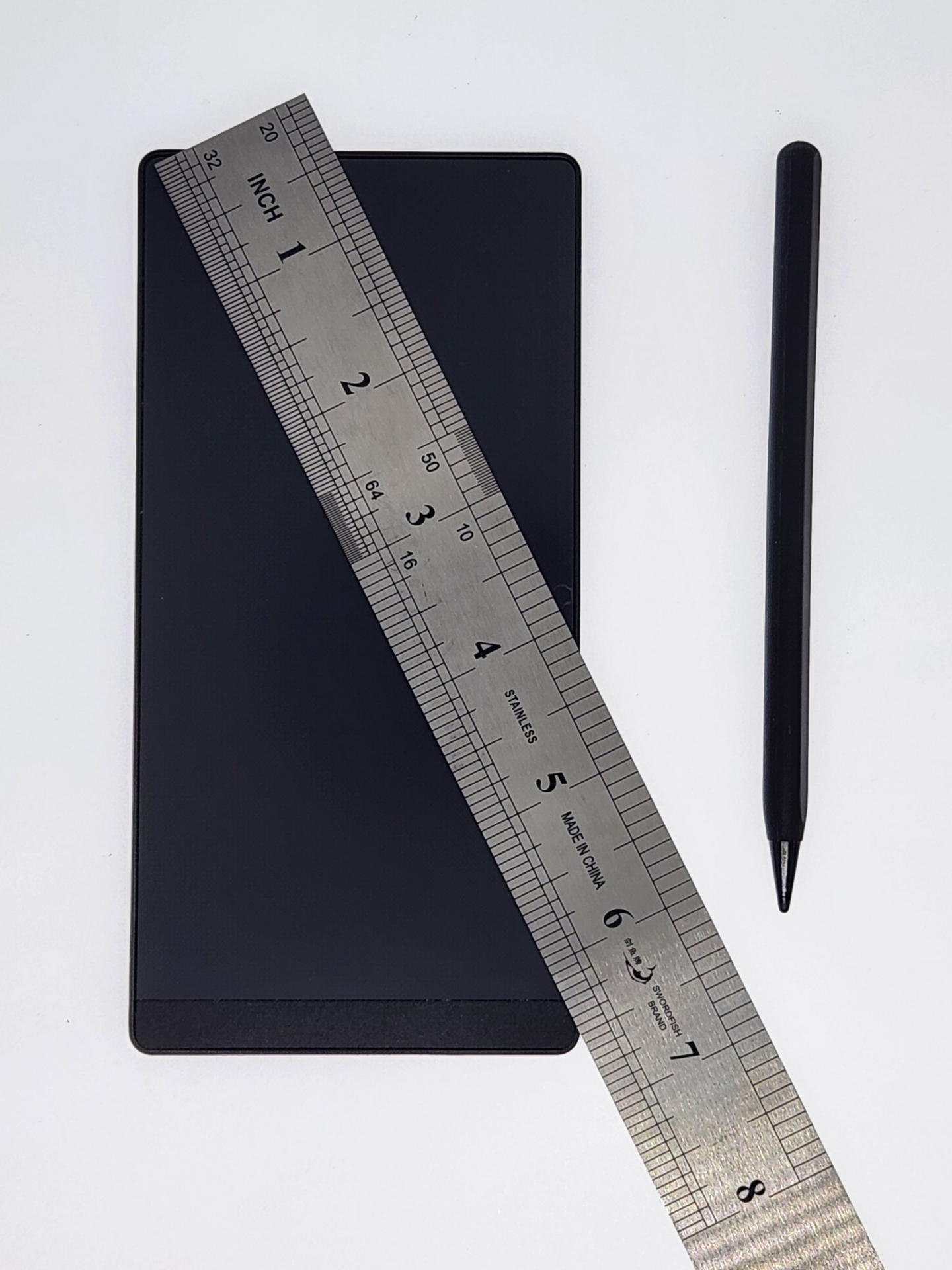 実効筆記エリアは6.5インチより小さい。最近のスマホより少し丈が短い
