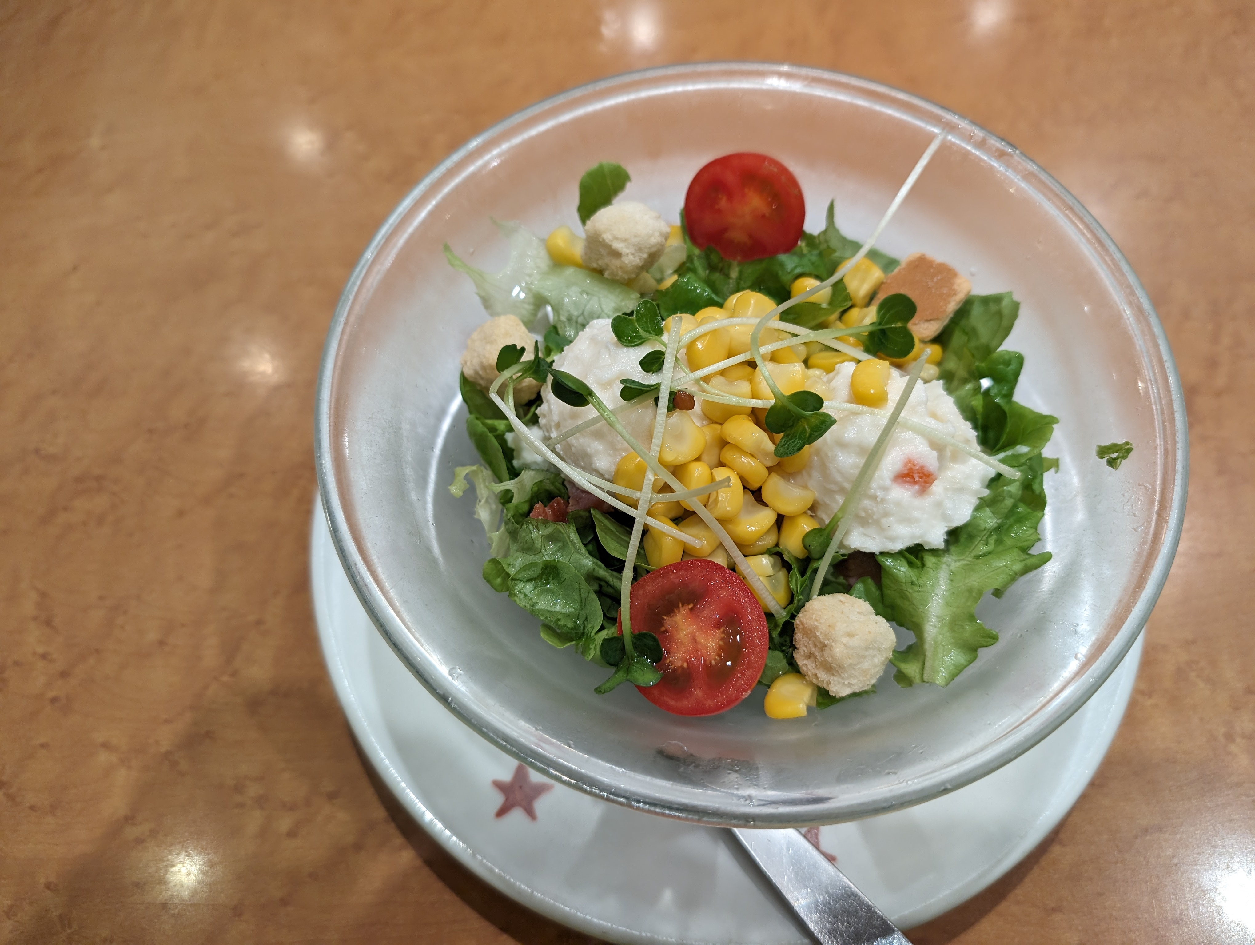 食べ物はこんな感じに。これも見た目に近い。