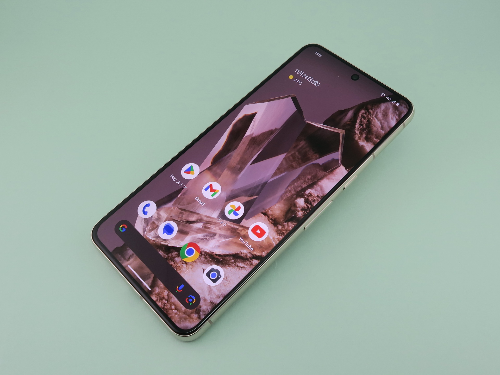 Google「Pixel 8 Pro」、約162.6mm（高さ）×76.5mm（幅）×8.8mm（厚さ）、約213g（重さ）、Porcelain（写真）、Bay、Obsidianをラインアップ