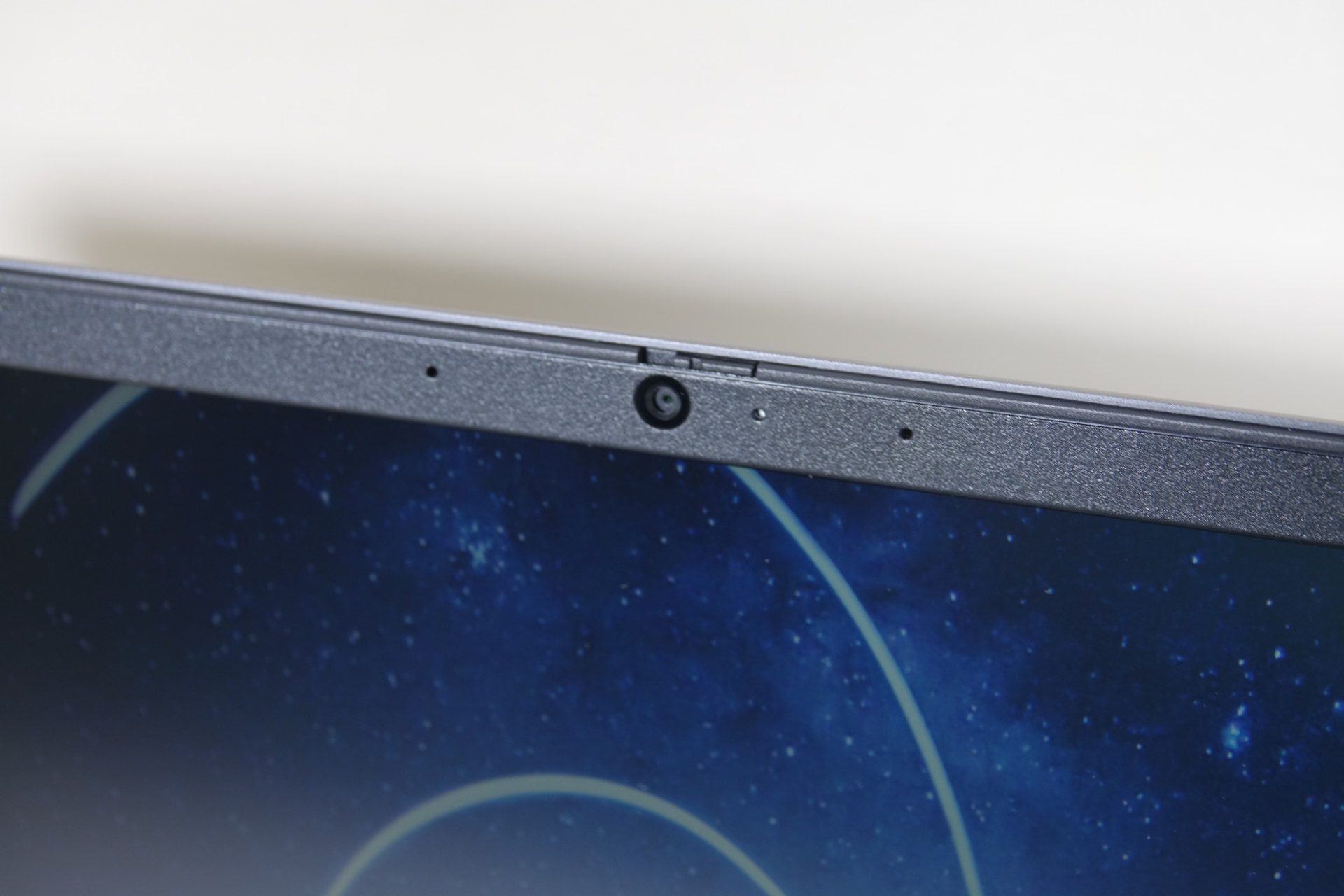 プライバシーシャッターを備えたカメラ