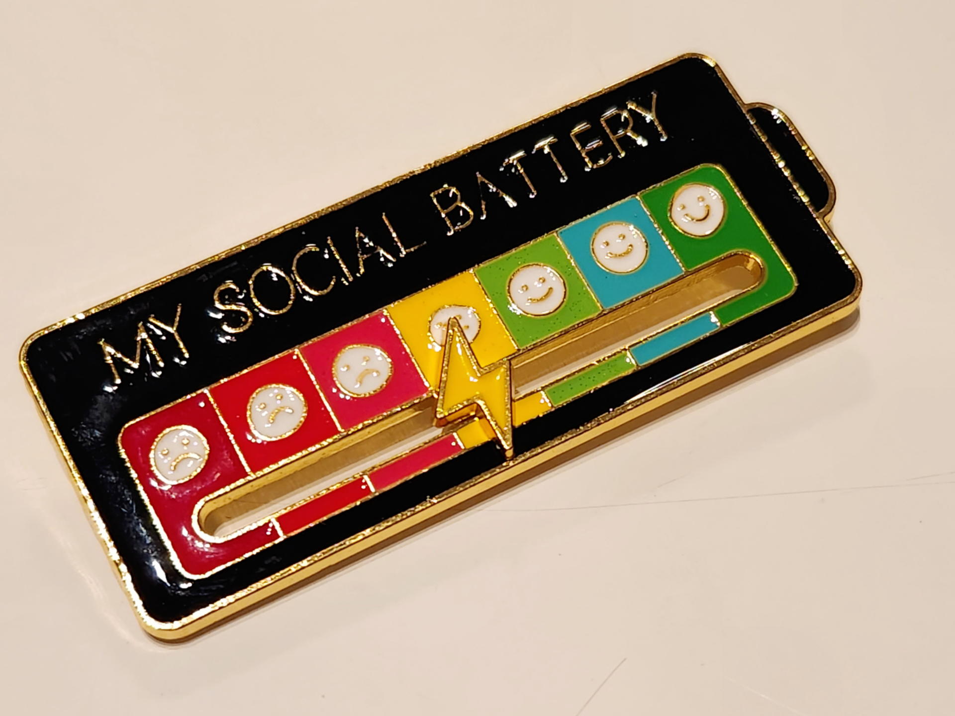 MY SOCIAL BATTERYと言うコミュニケーションバッジを大人買い