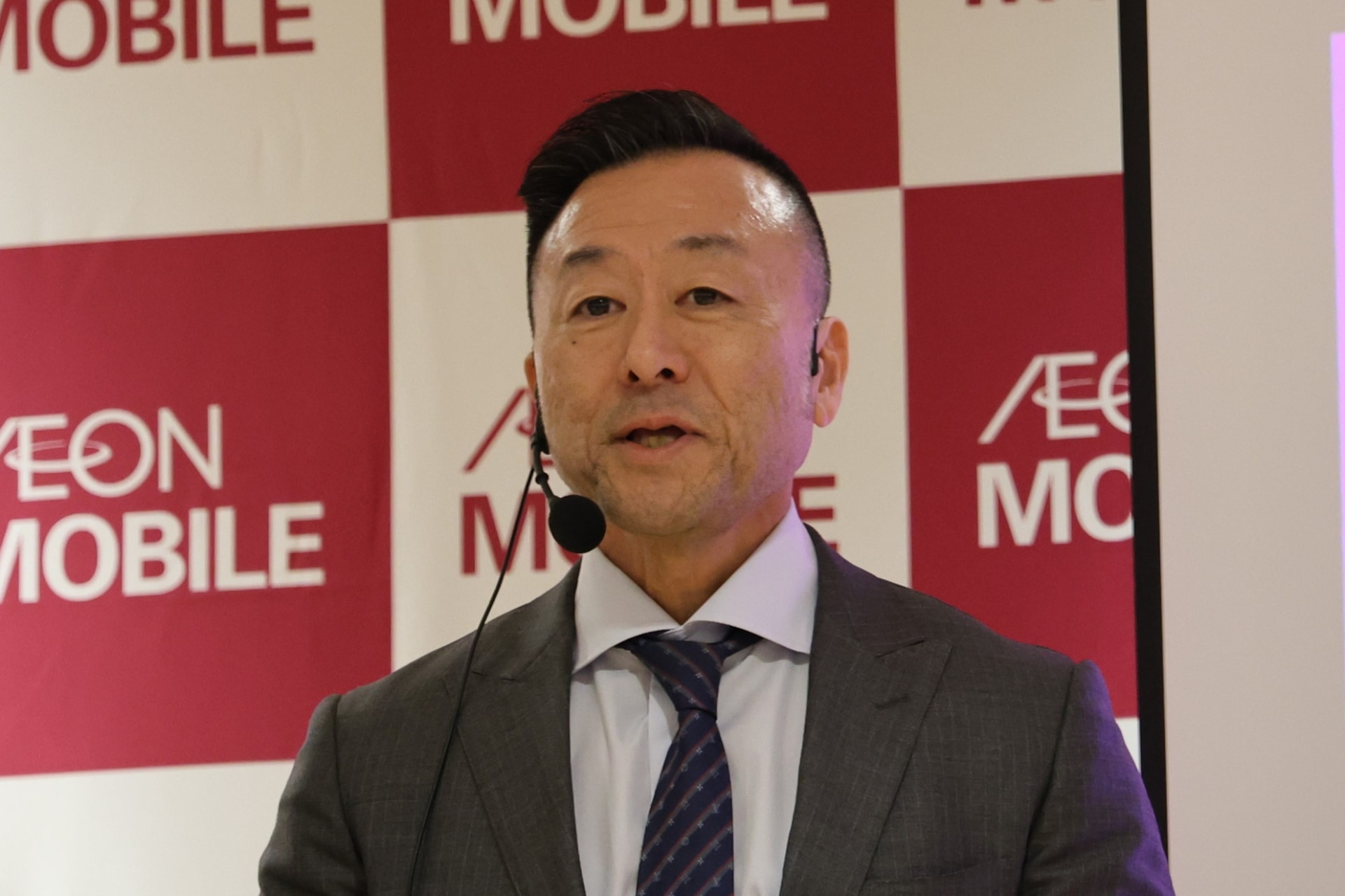 イオンリテール イオンモバイル商品マネージャーの井原 龍二氏