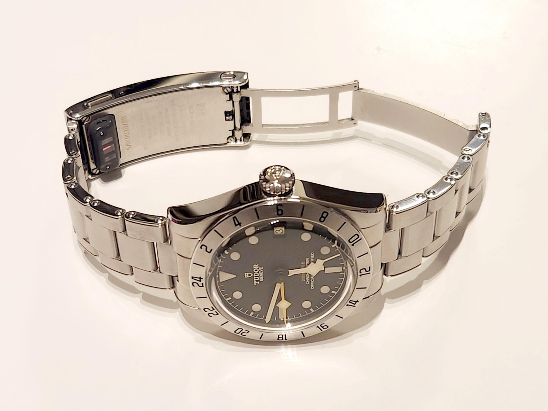 止む無く1泊2日で近所の馴染みの腕時計屋さんに出して最適なスクリューピンを探してもらい完成した世界初かもしれないBlack Bay Pro＋wena 3