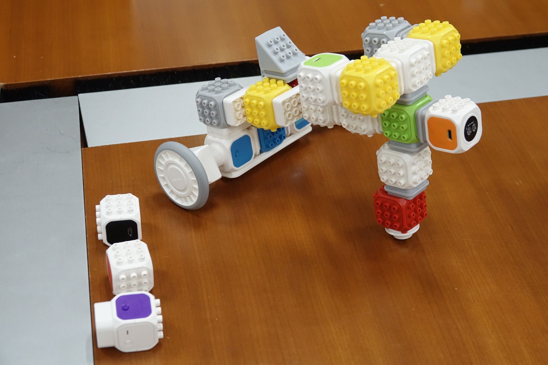 プログラミング組立ブロック「Coding Blocks for kids」