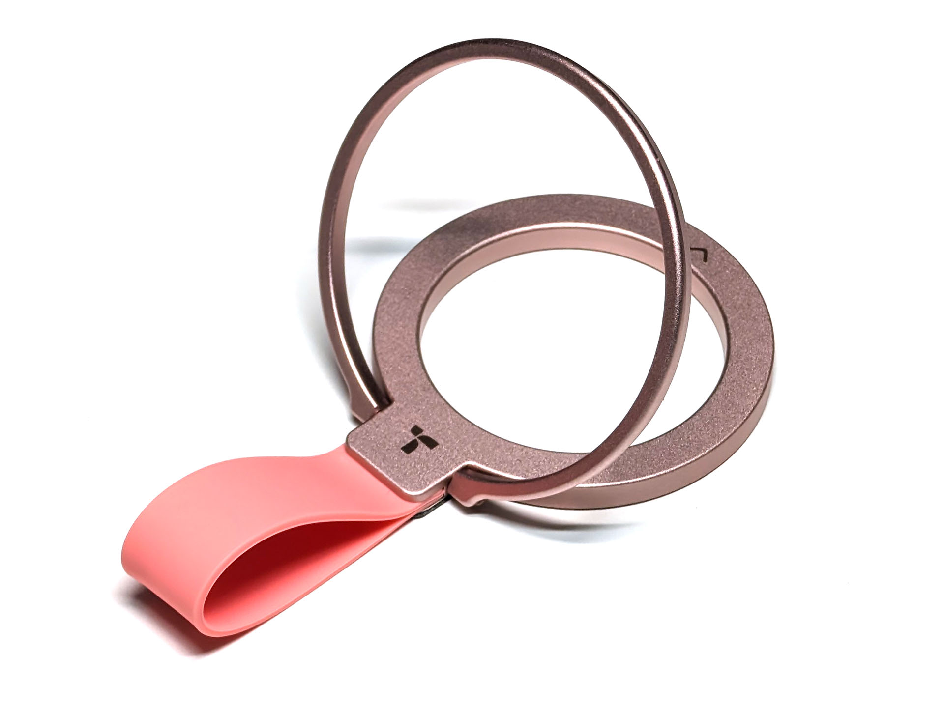 金属の大きなリングも機能する。