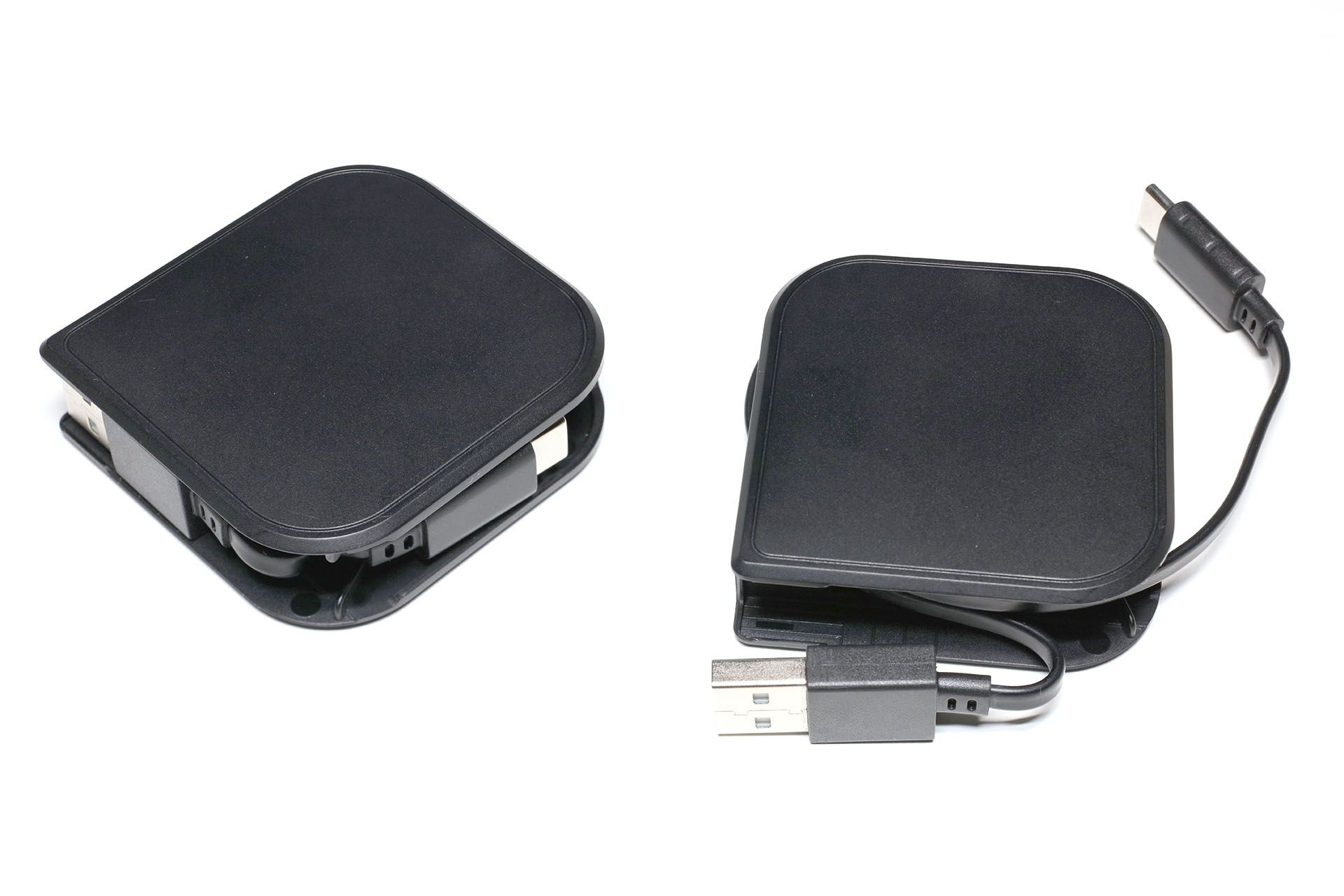 安心感のあるケーブル収納スタイル。