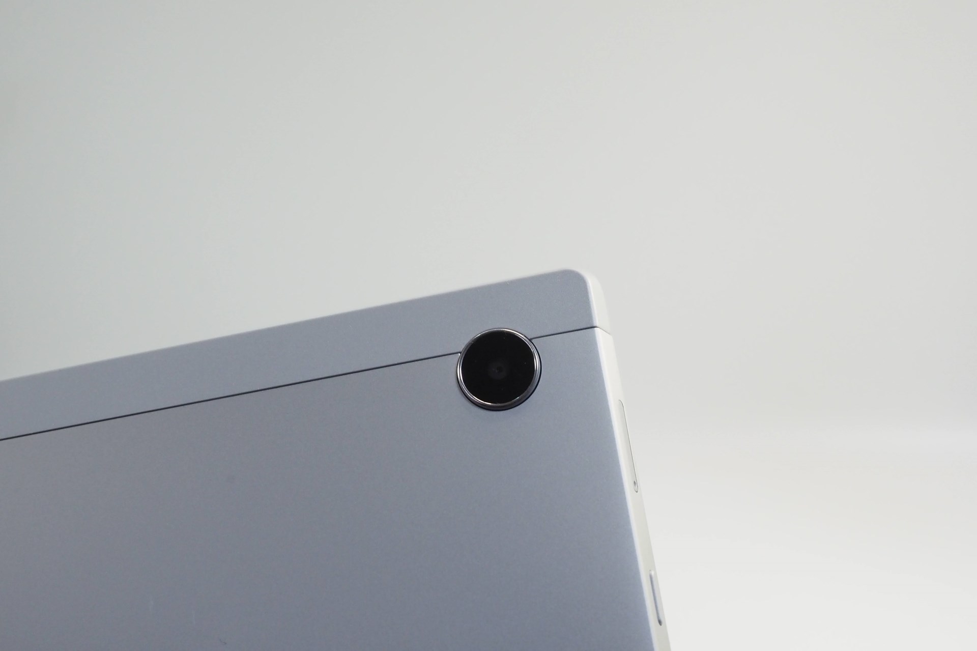 アウトカメラは約503万画素