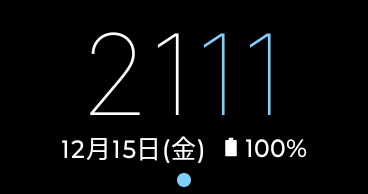アウトディスプレイには標準で日付、時刻、バッテリー残量を表示