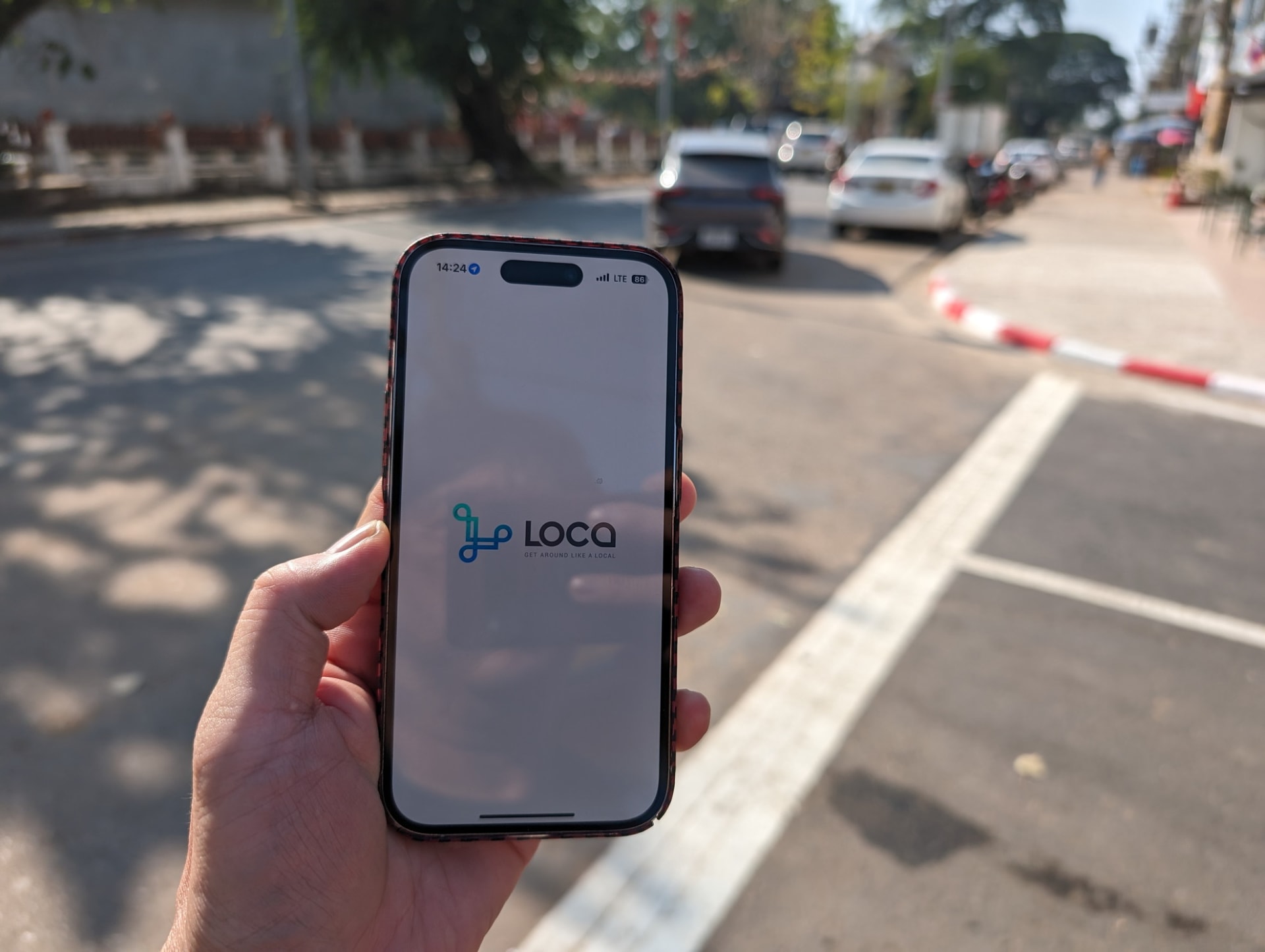 ラオスは独自のライドシェアサービス「LOCA」が営業している