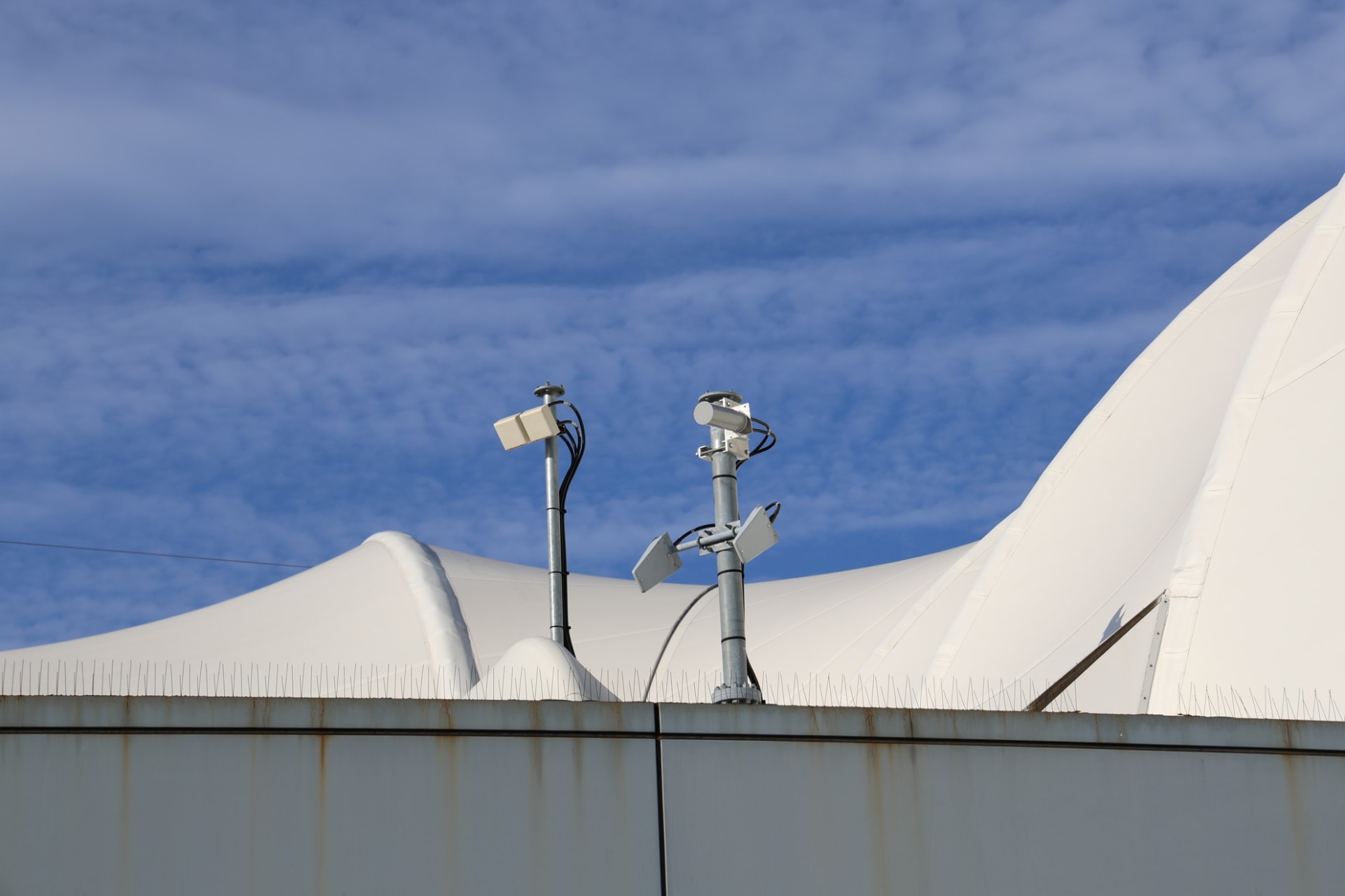 りんかい線国際展示場駅の基地局も、混雑エリアに向けて調整されている