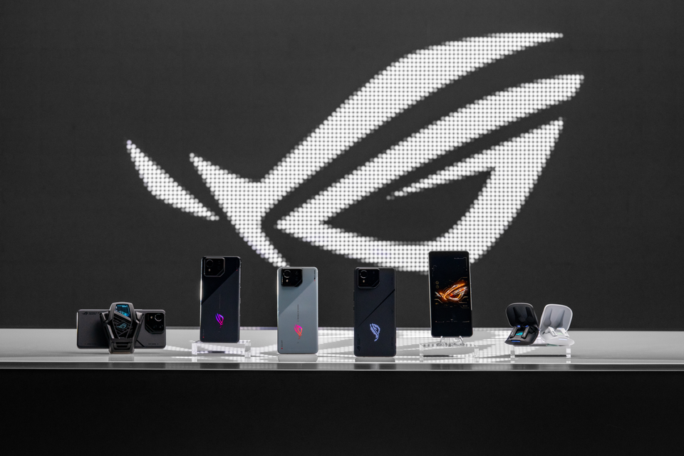 ASUS、「ROG Phone 8」シリーズを発表 - ケータイ Watch