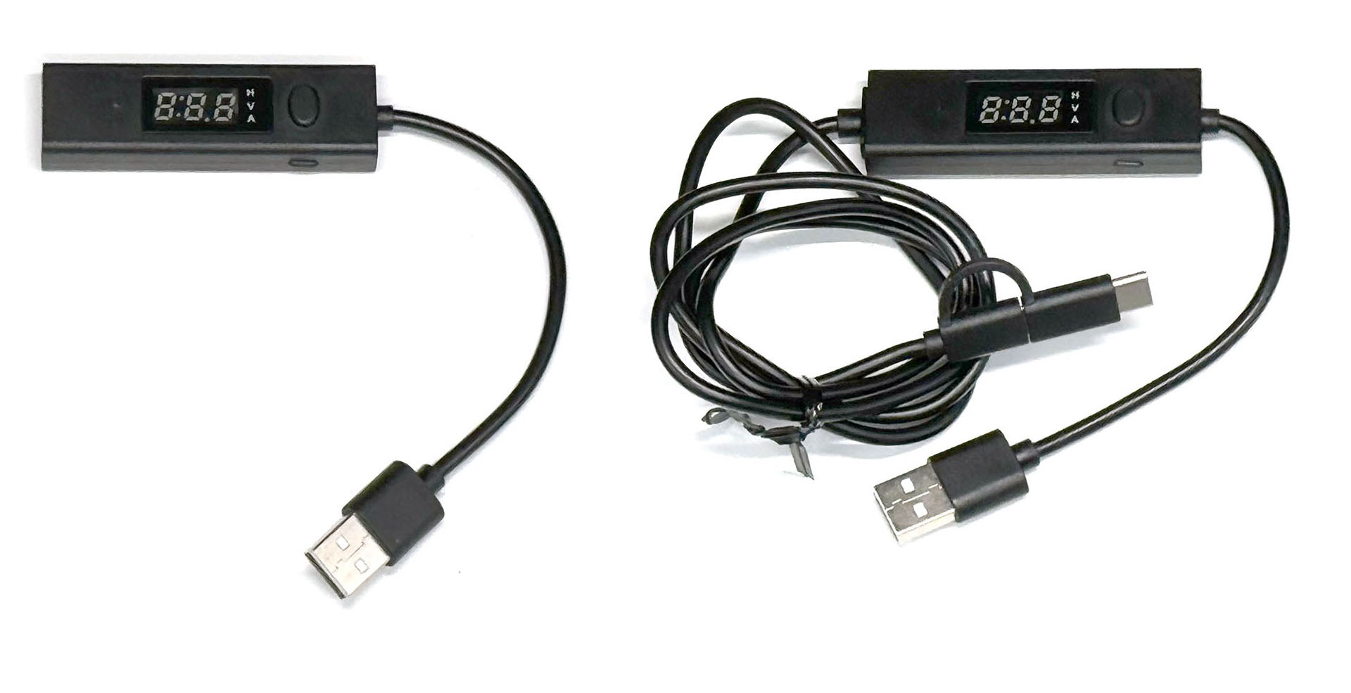 2種類あり、タイマーを挟んで充電される機器側にケーブルがあるかないかの違いがある。