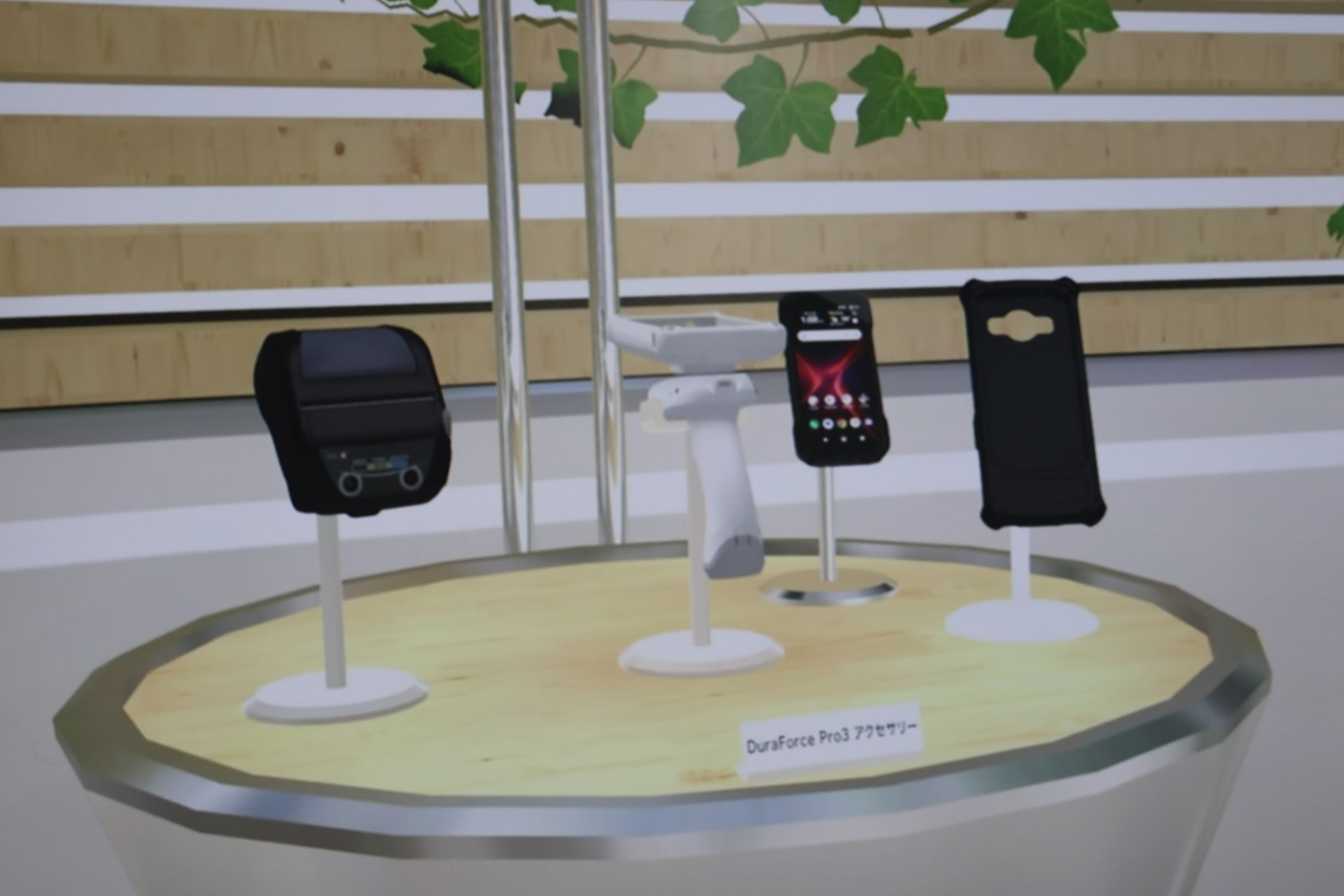 スマートフォンやアクセサリーの展示