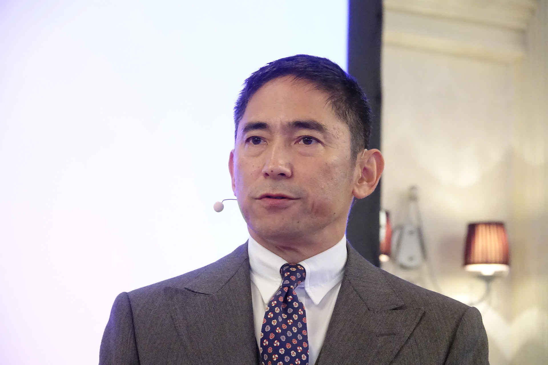 アマゾン ウェブ サービス ジャパン　長崎氏