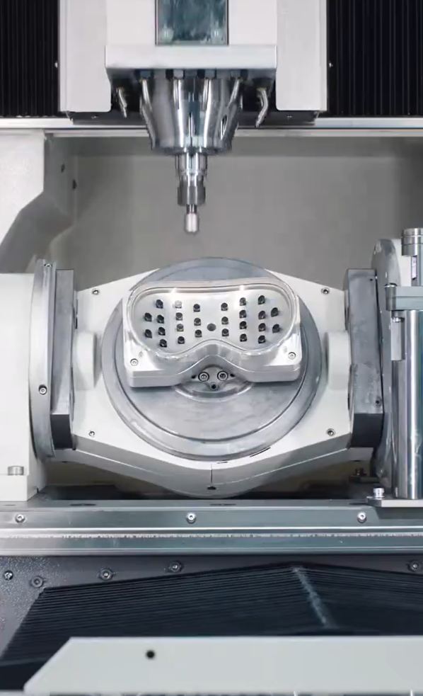 ティム・クックCEOが投稿した動画より