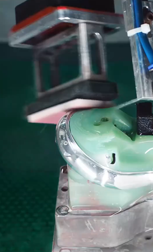 ティム・クックCEOが投稿した動画より