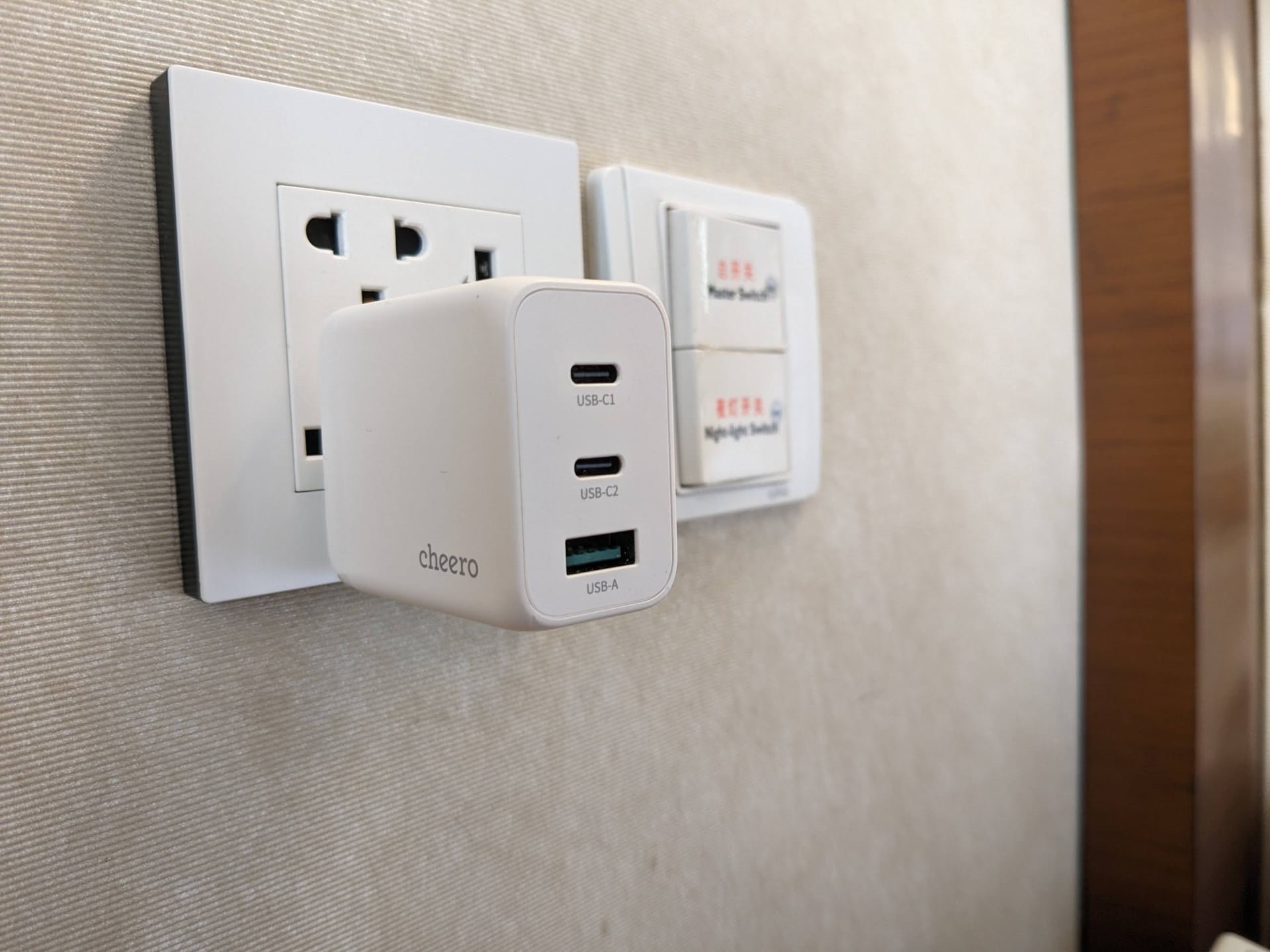 実際、今回は中国に持っていった、もちろん、何の問題もなく対応。パソコンもスマホも充電バッチリだ！