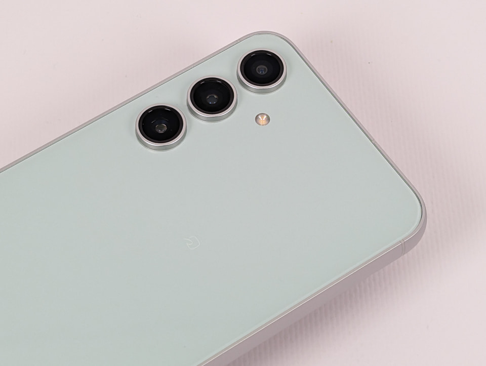 スマートフォン本体 S23FE 新しい Galaxy S23 FEの仕様