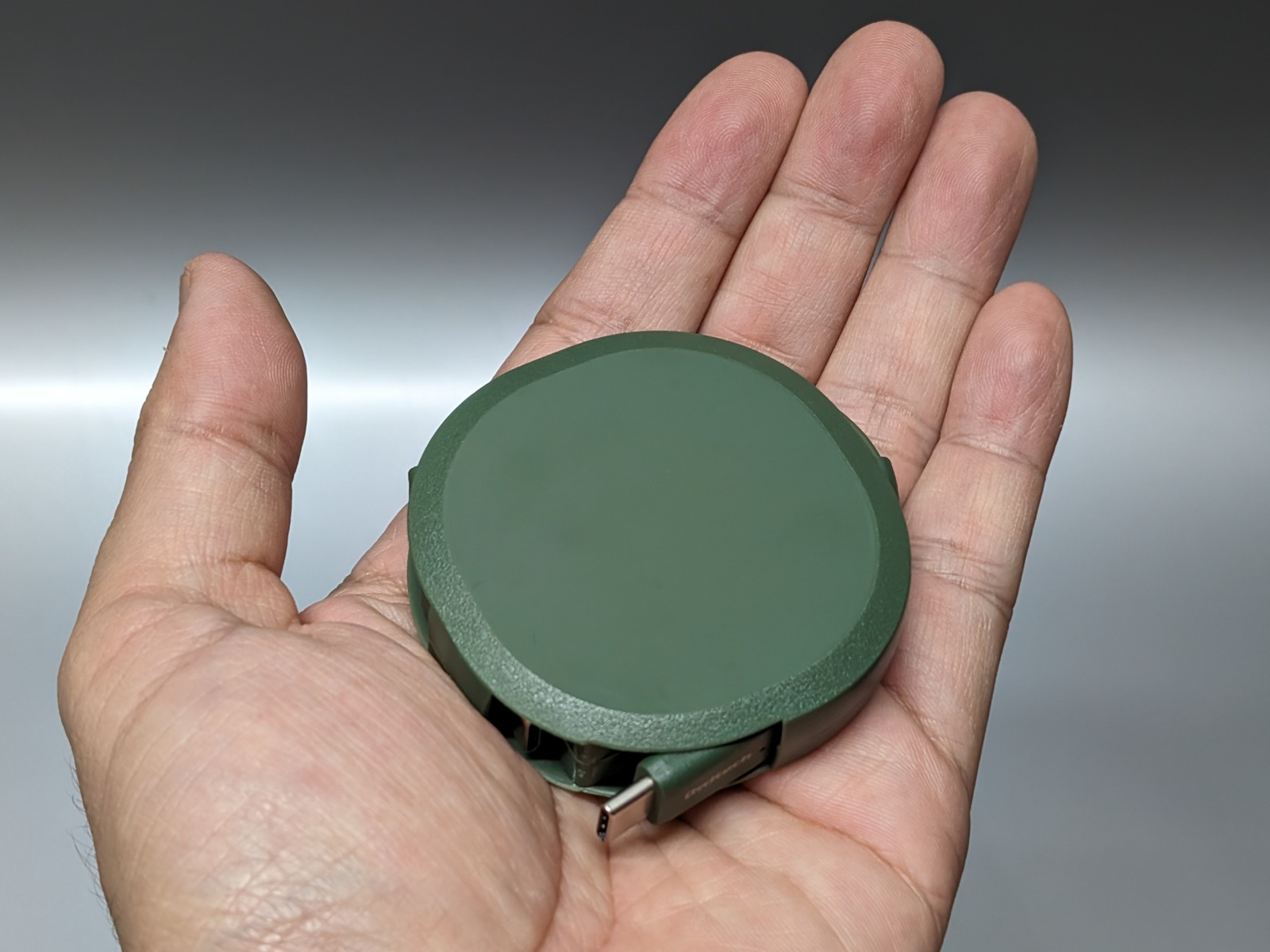 直径は約63mm。500mlペットボトルの断面とほぼ同じサイズだ