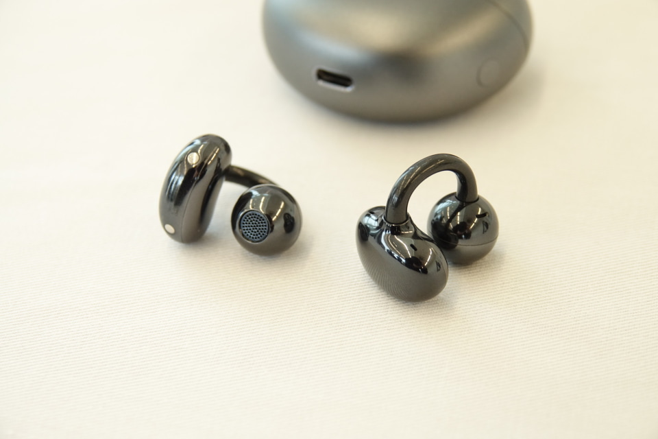 耳にかけるイヤホン「HUAWEI FreeClip」、2万7800円で20日発売