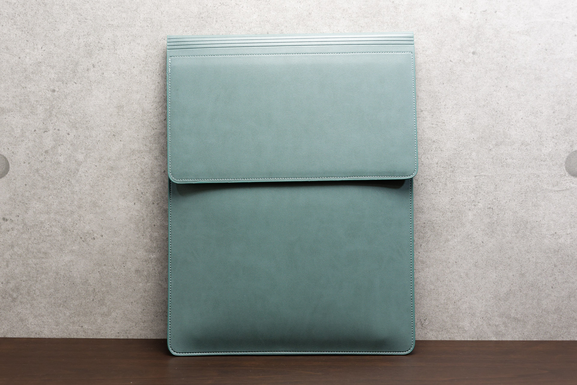 MacBook Air（M2、13.6型）を収納したところ