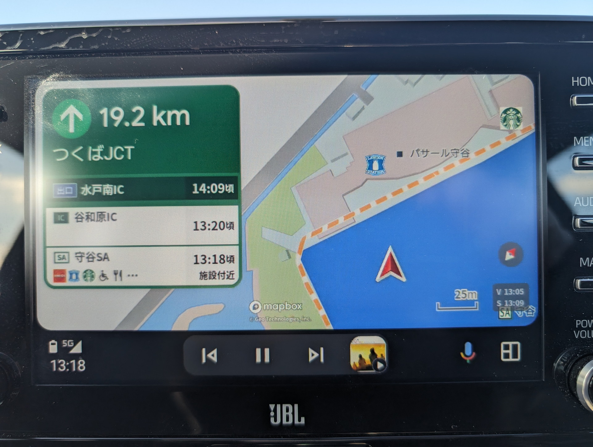 表示されるのは降りる出口をあわせて3施設まで。GSのほかコンビニ、飲食店も表示