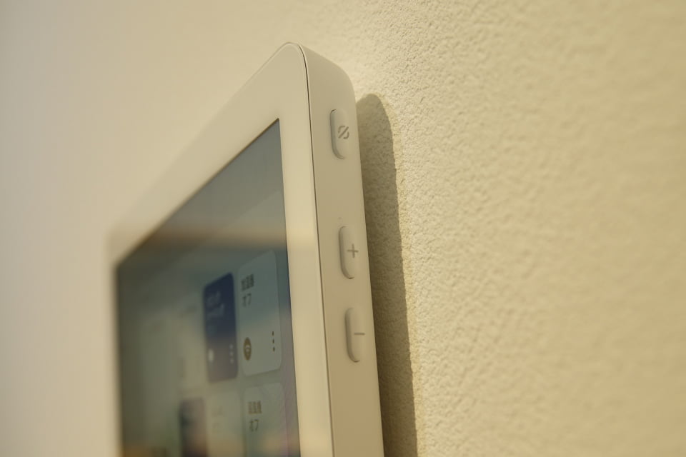 スマートホーム機器制御の「Echo Hub」、22日発売で2万5980円