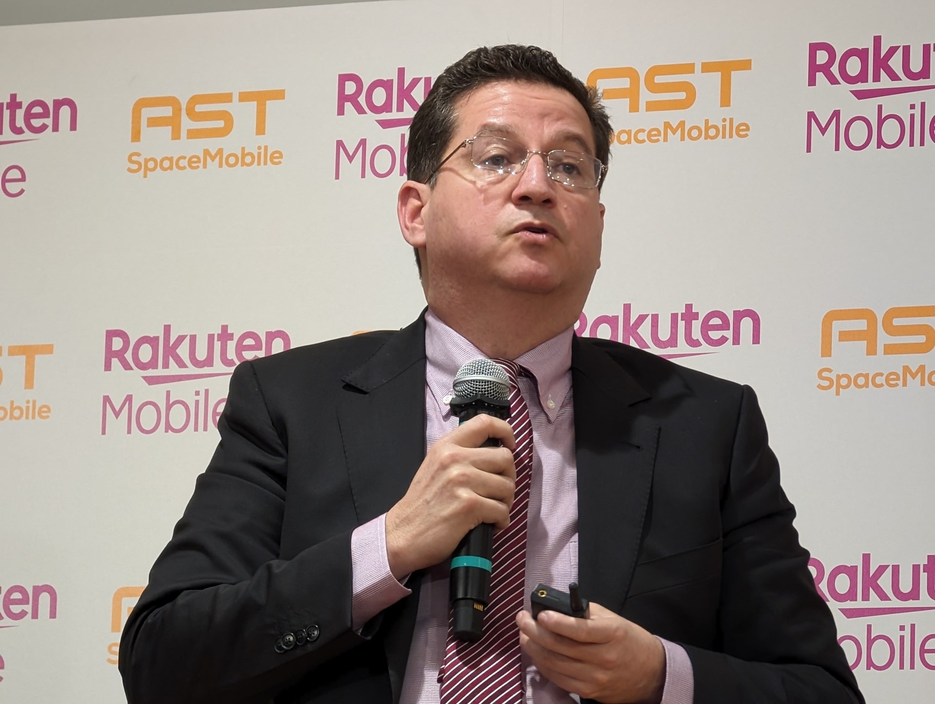 ASTのアヴェラン氏