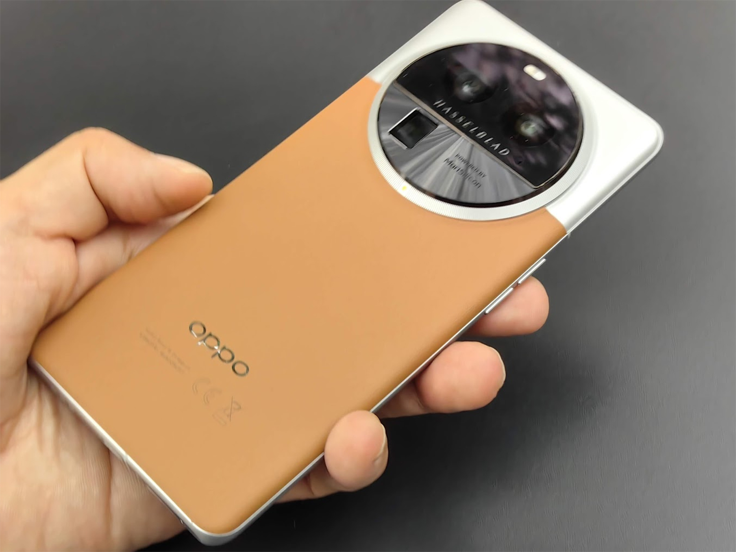 2023年モデルのFind X6 Pro