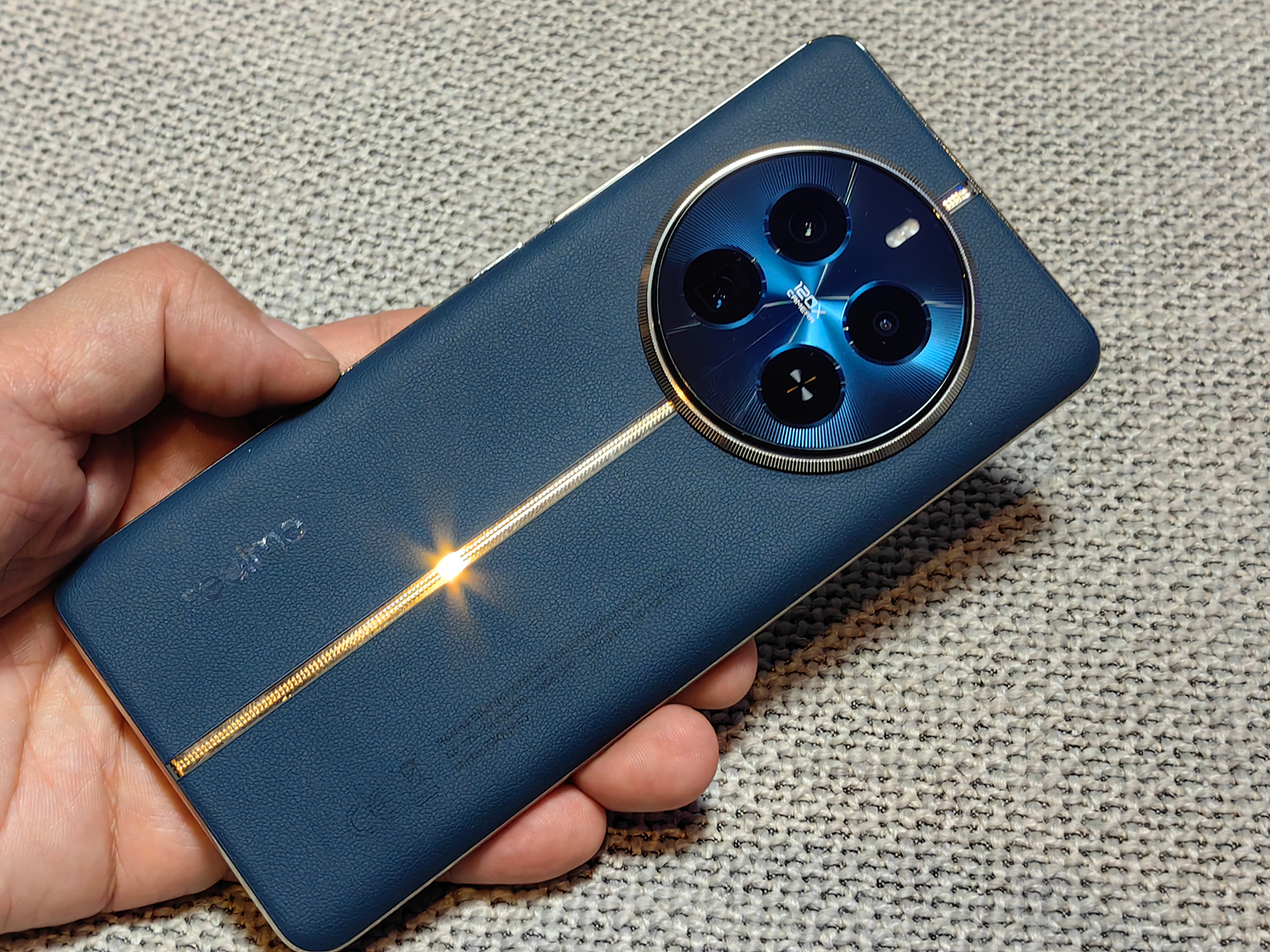 realme 12 Pro+（CES 2024で撮影）